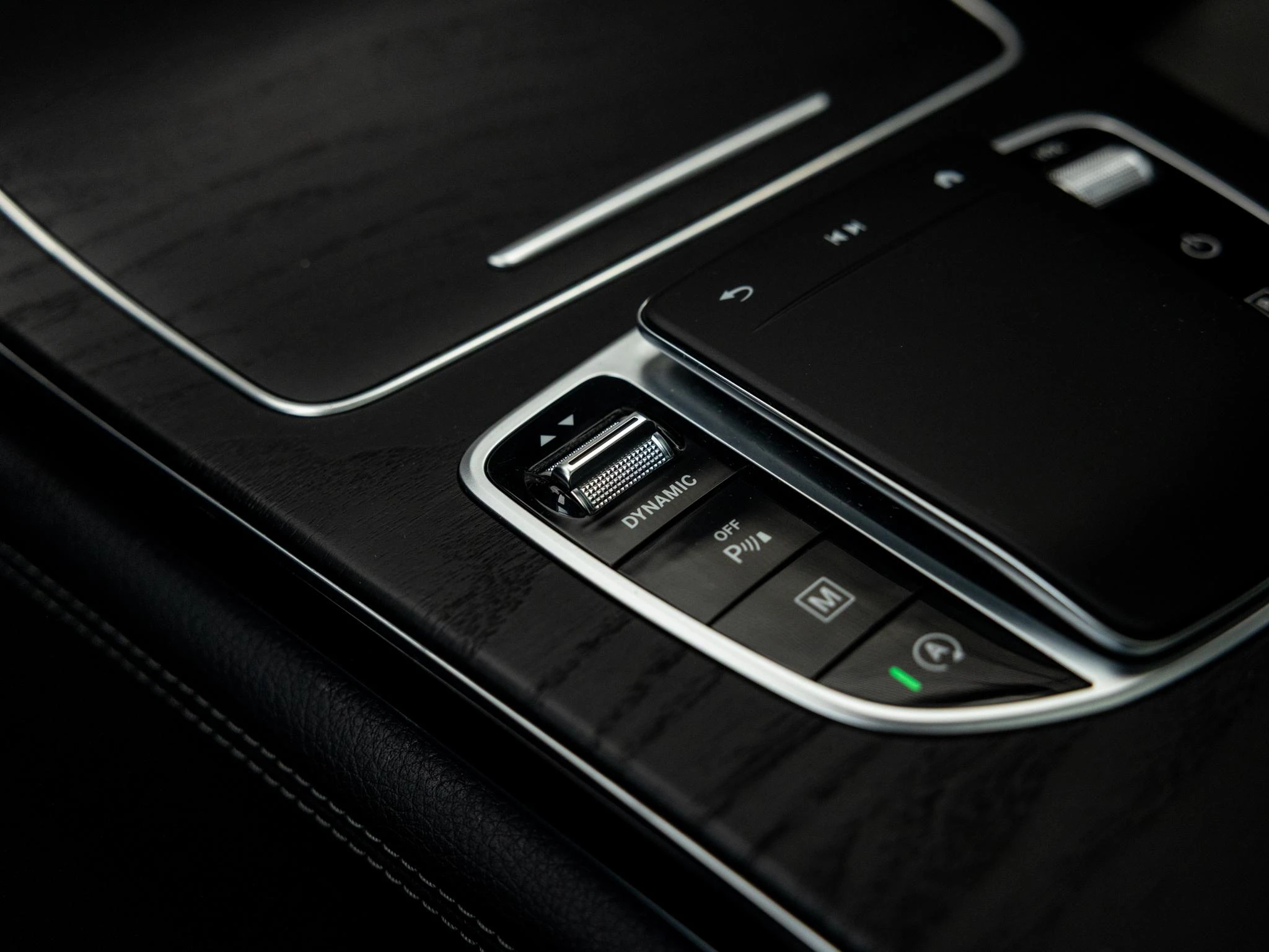 Mercedes-Benz-GLC-image-41