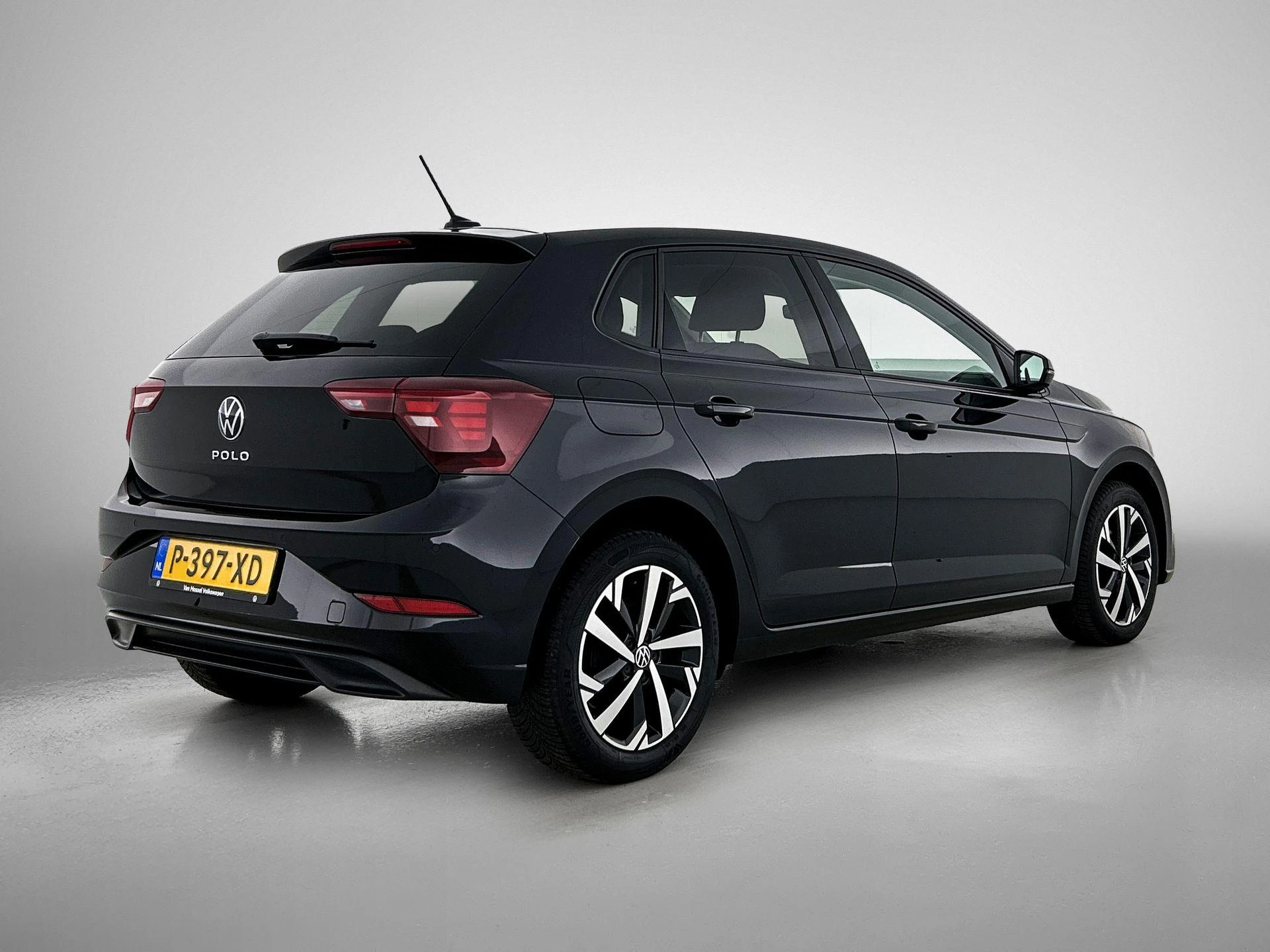 Volkswagen-Polo-image-3