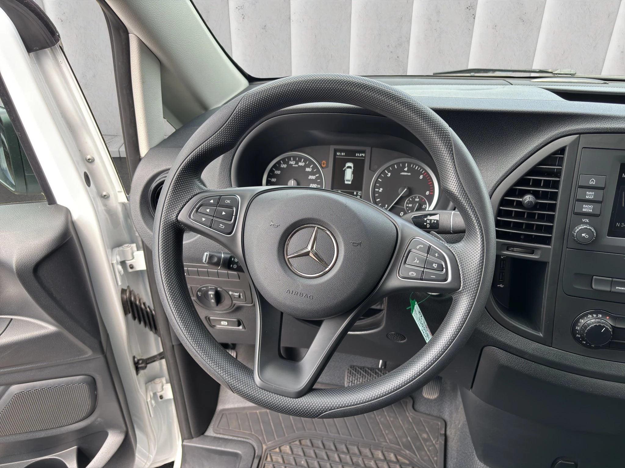 Mercedes-Benz Vito Mixto 114 CDI RWD