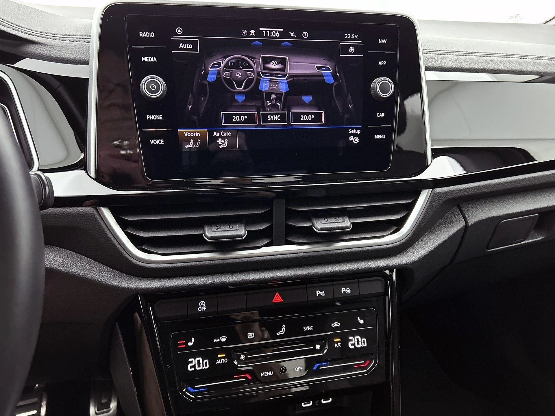 Volkswagen-T-Roc-image-27