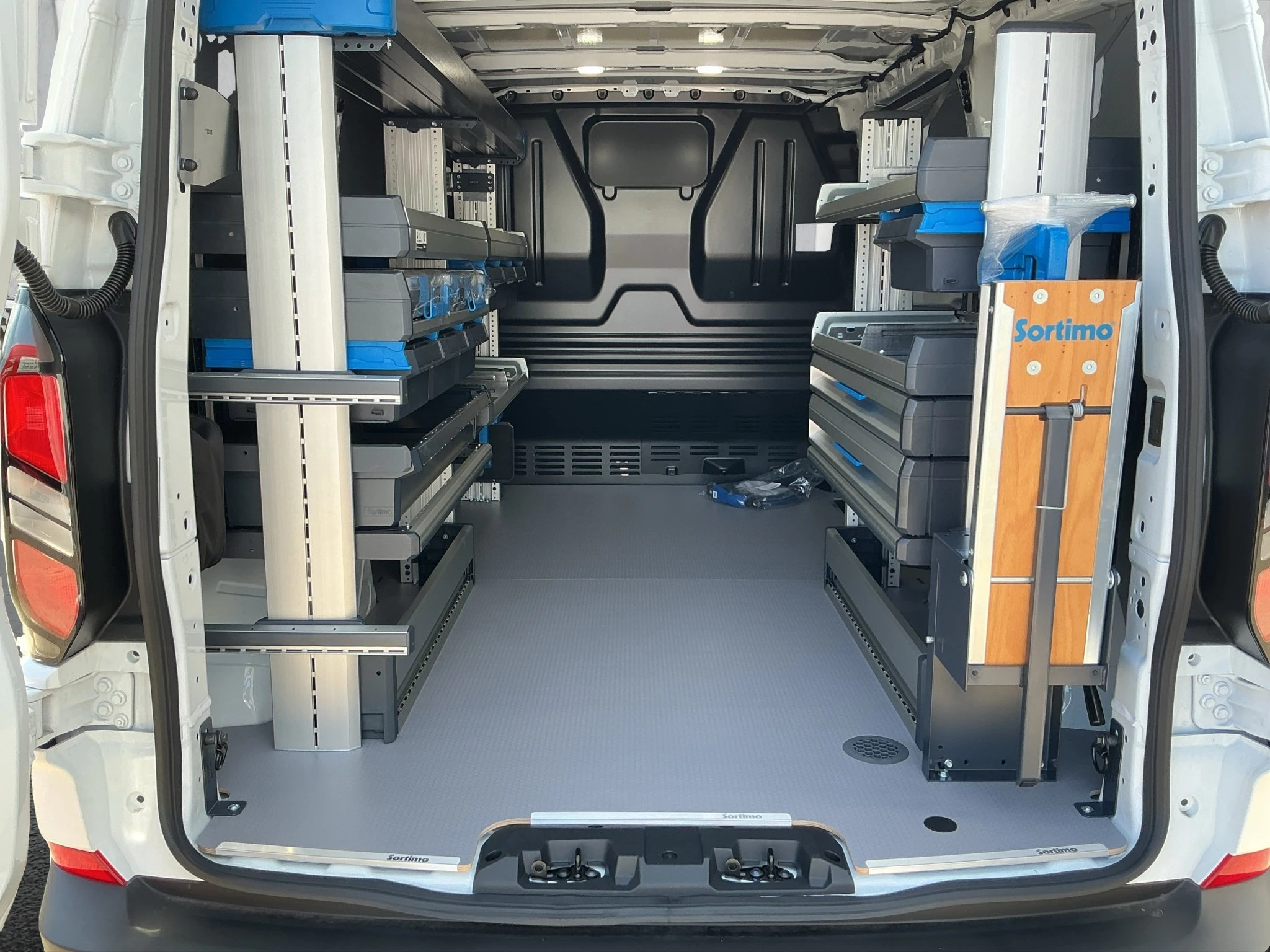 Ford Transit Custom Trend Service-Line PHEV 320 L1 Kasten *aus unserer Werbung*