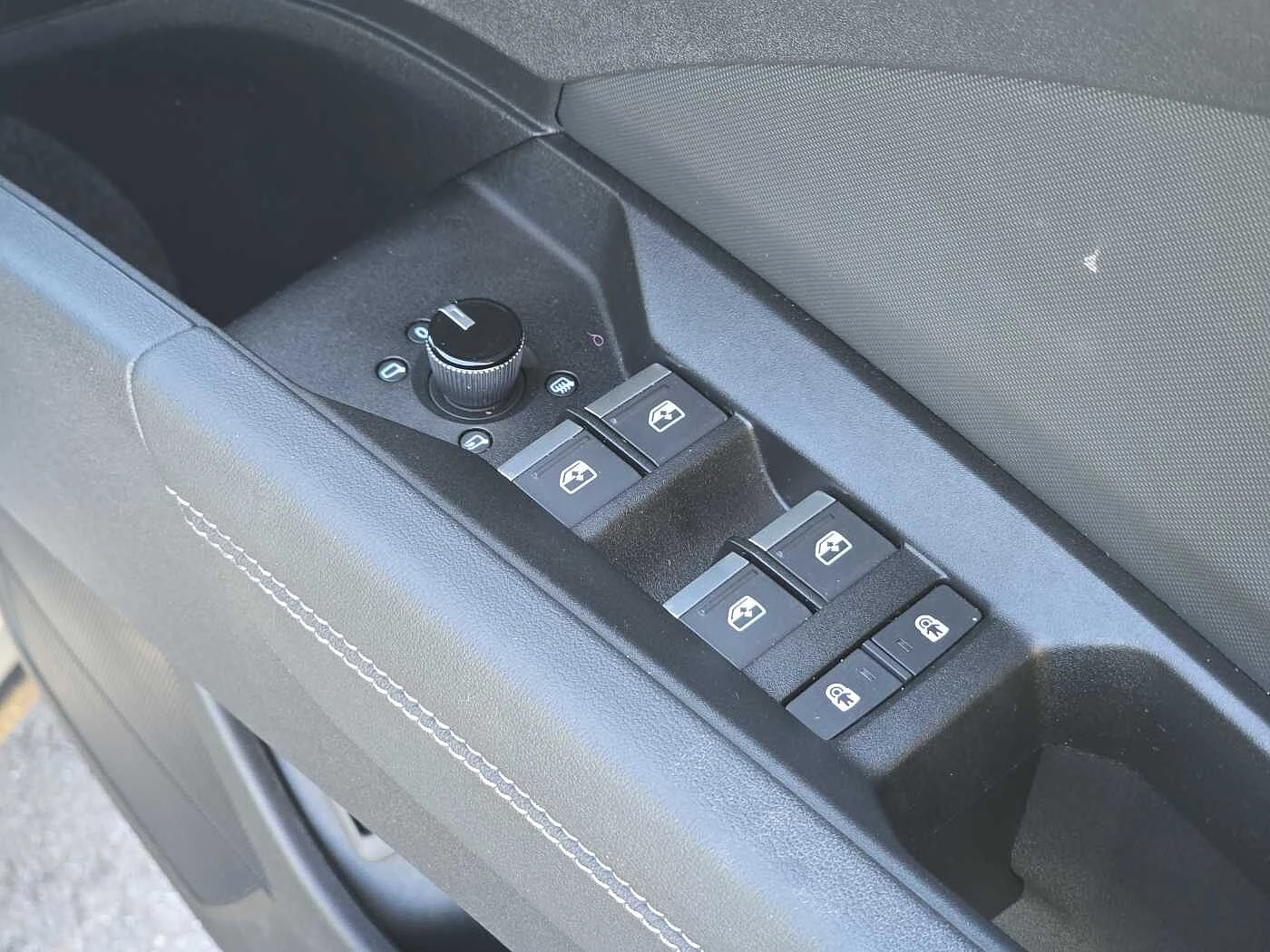 Audi-Q4 e-tron-image-38