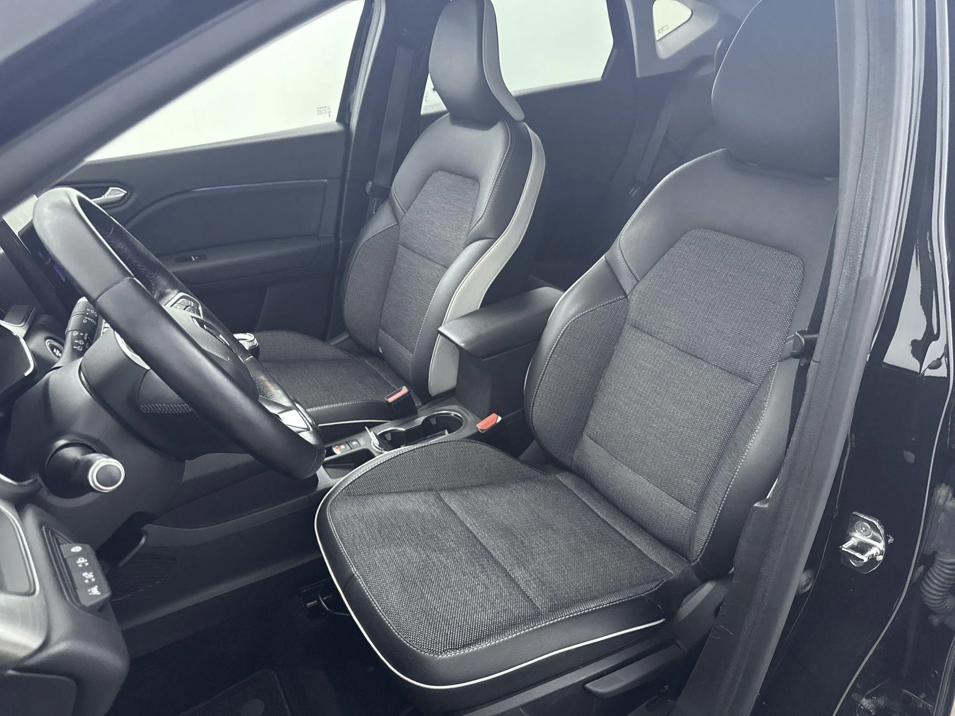 Renault-Captur-image-27