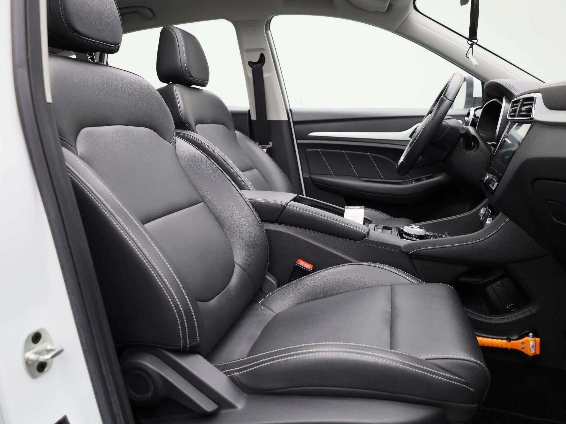 MG-ZS EV-image-32