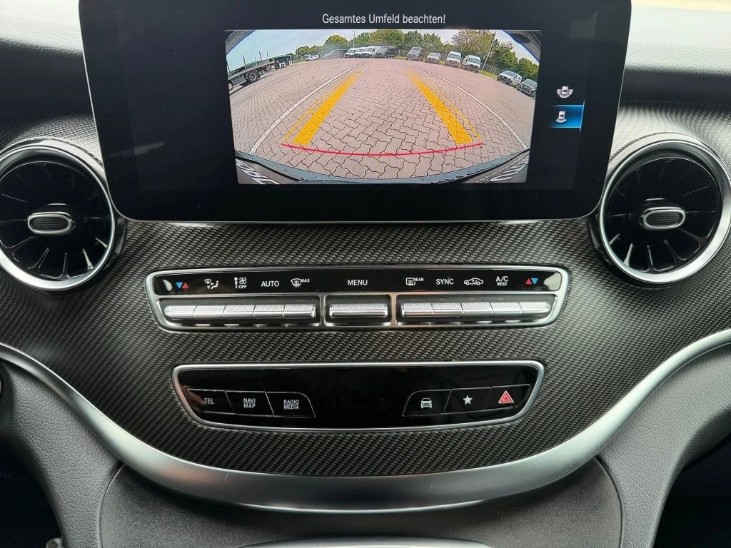 Mercedes-Benz-V-Klasse 300-image-16