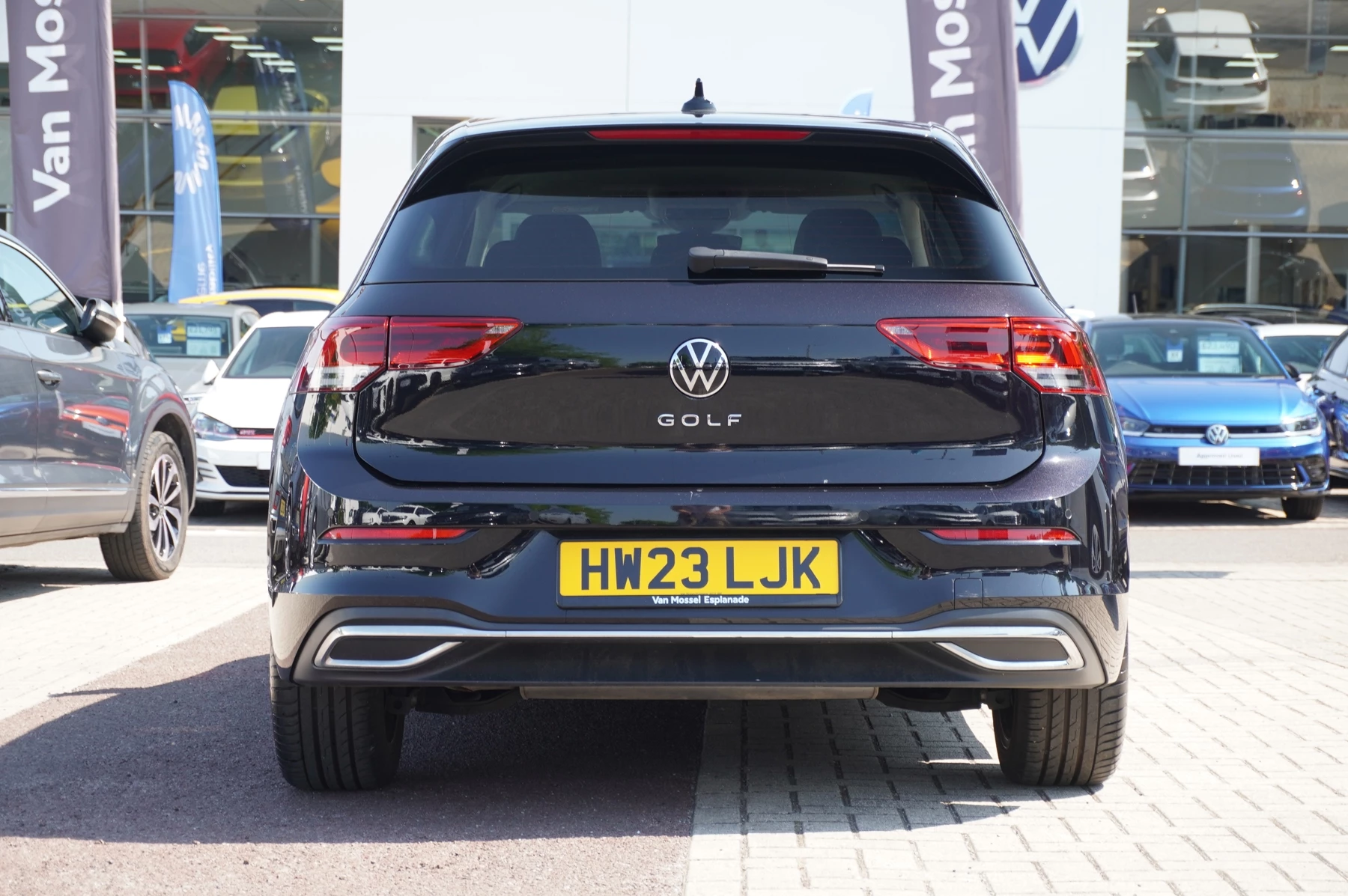 Volkswagen-Golf-image-15