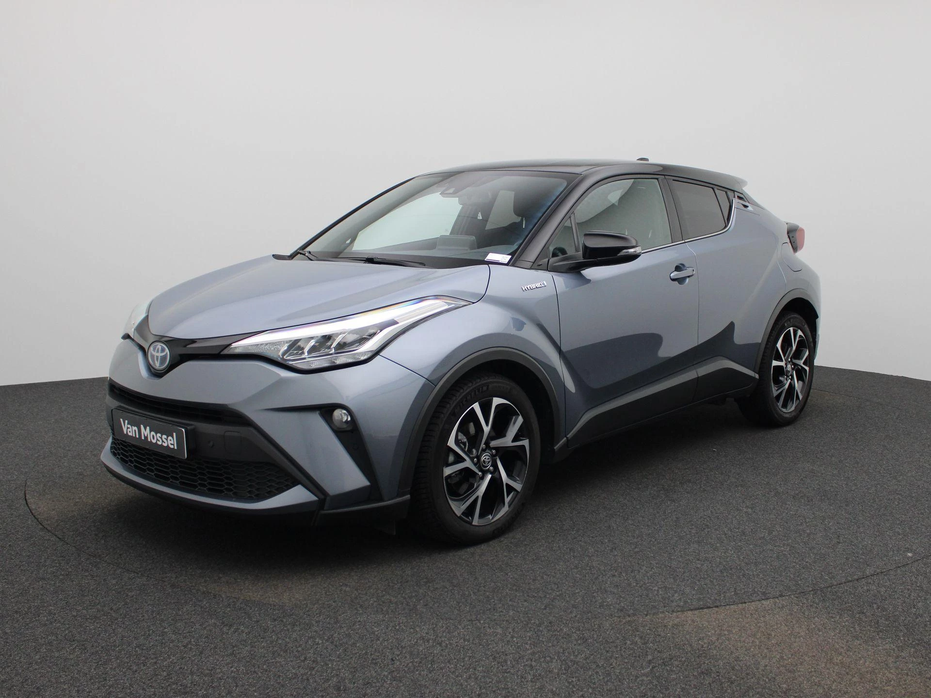 Toyota-C-HR-image-0