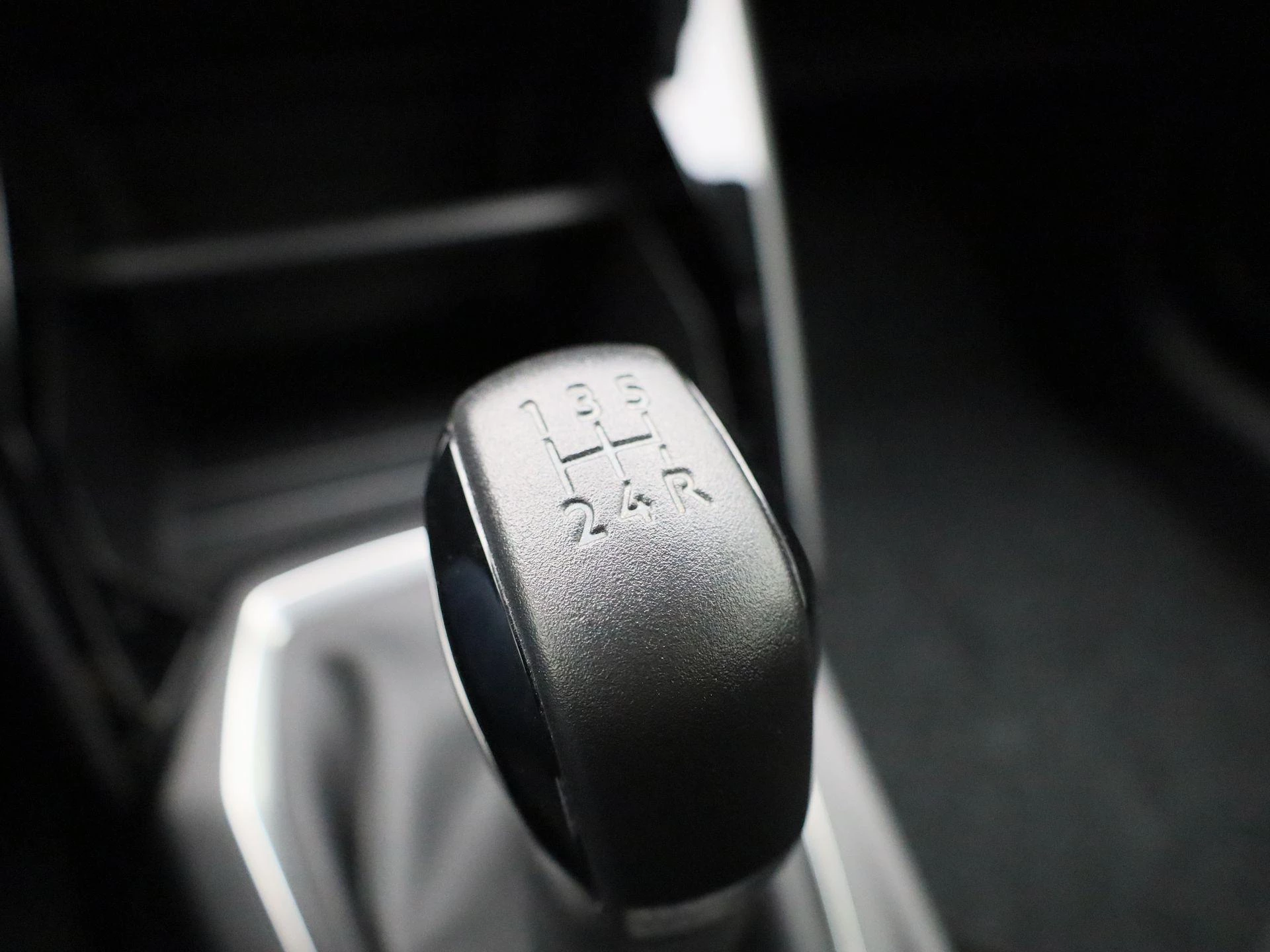 Peugeot-208-image-19