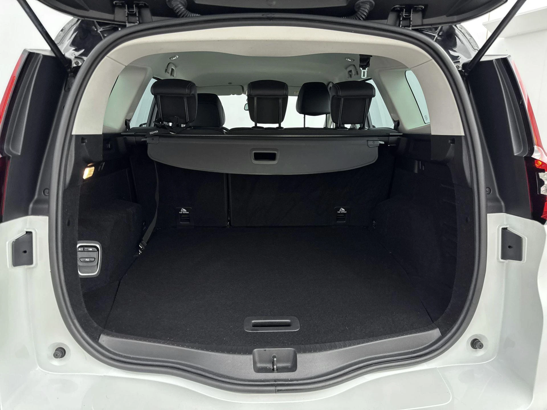 Renault-Grand Scénic-image-14