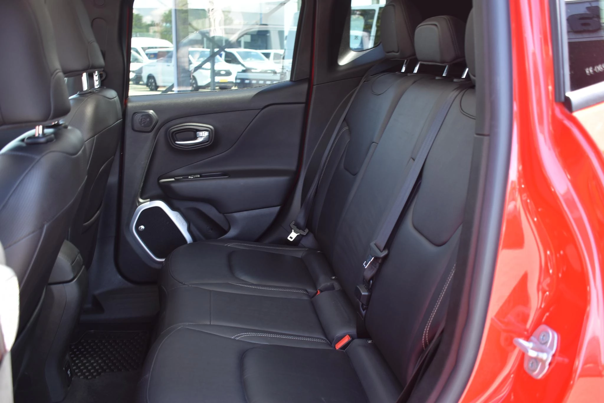 Jeep-Renegade-image-45