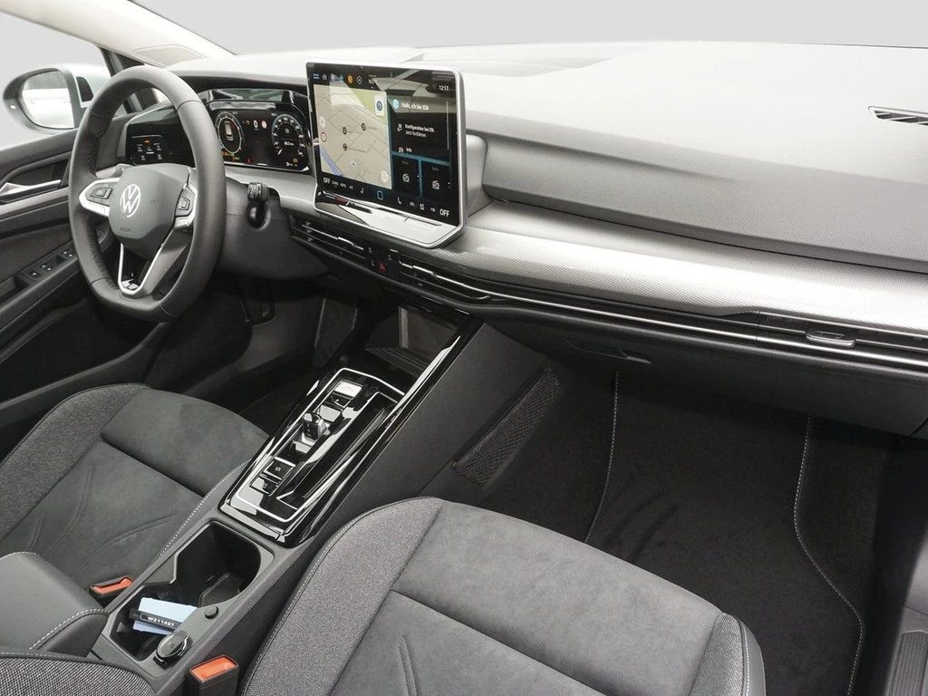Volkswagen Golf VIII 1.5 eTSI DSG Style Business Premium