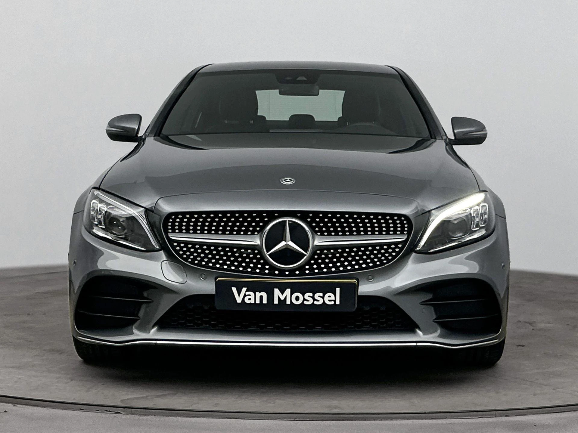 Mercedes-Benz-C-Klasse-image-4