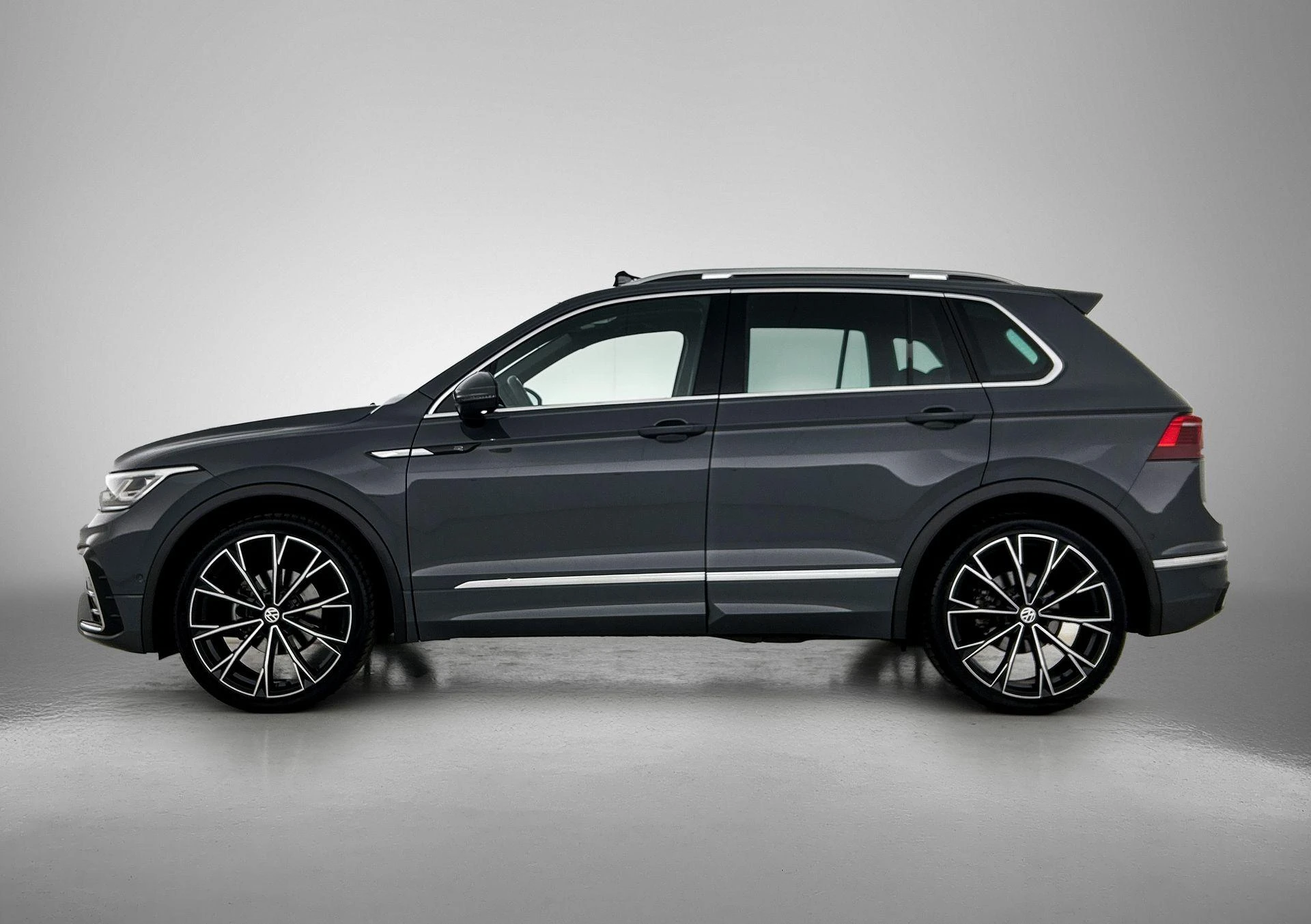 Volkswagen-Tiguan-image-1