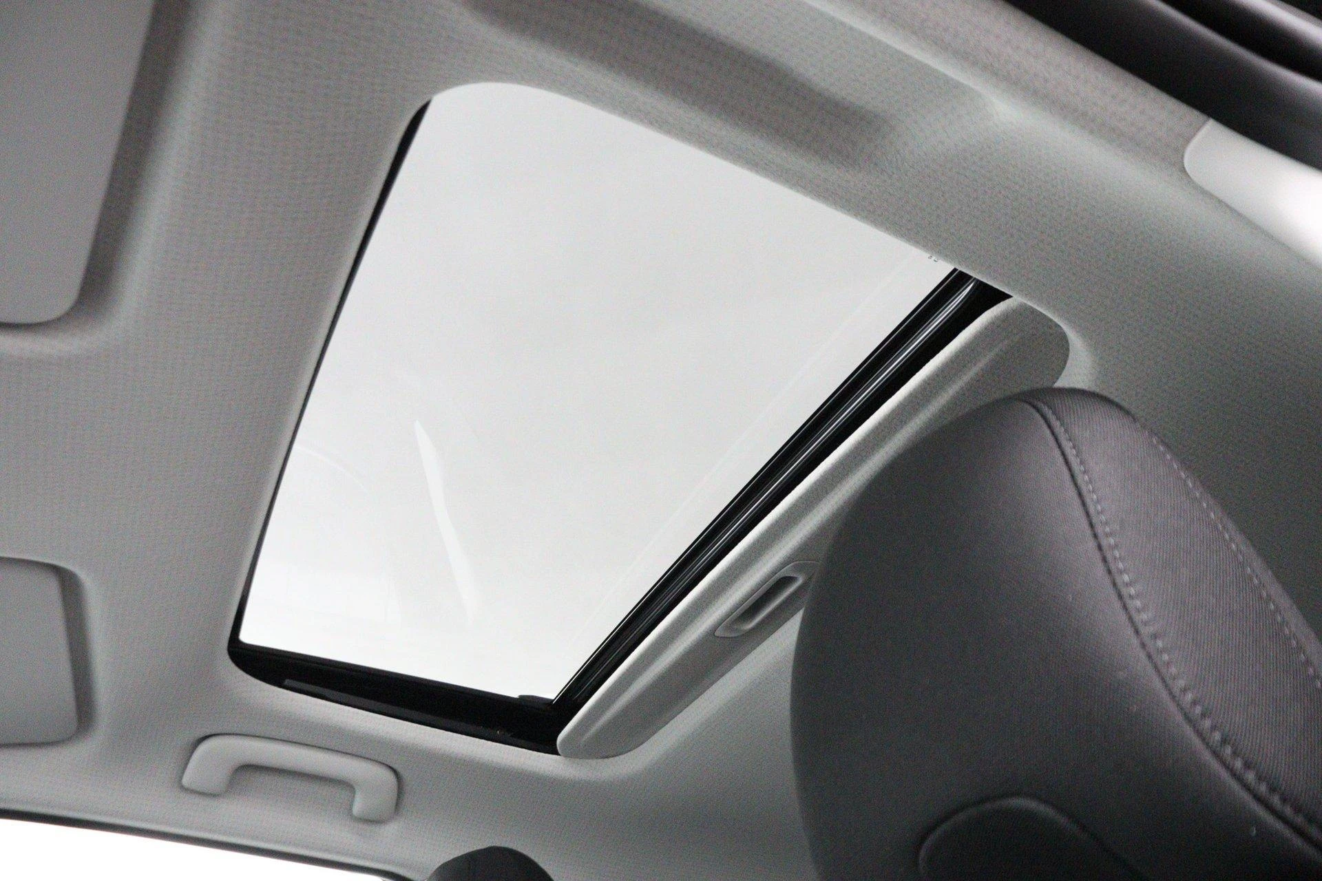 Hyundai-Inster-image-40