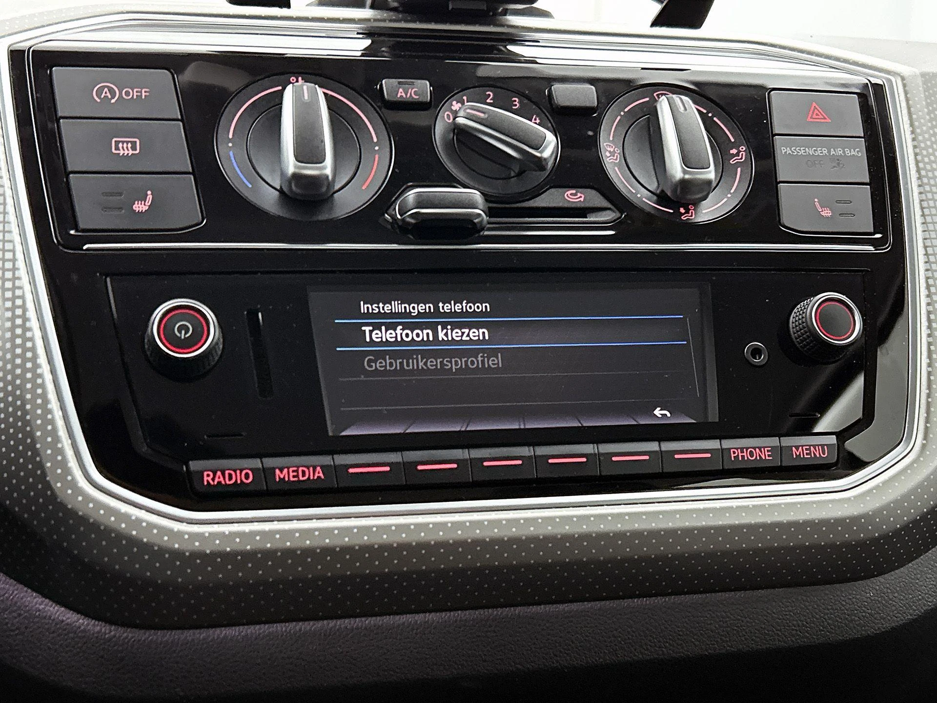 Volkswagen-up!-image-10