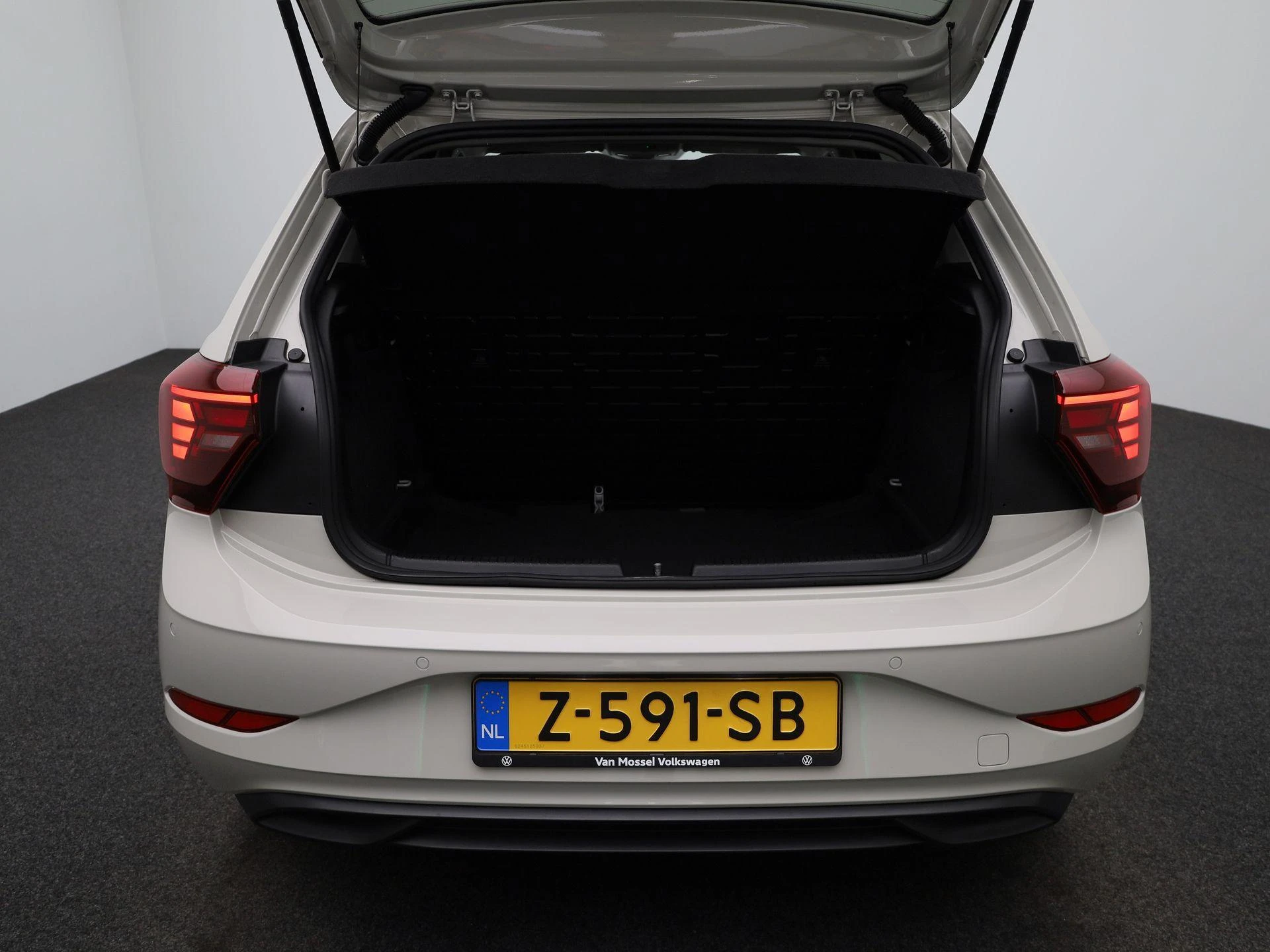 Volkswagen Polo - 13