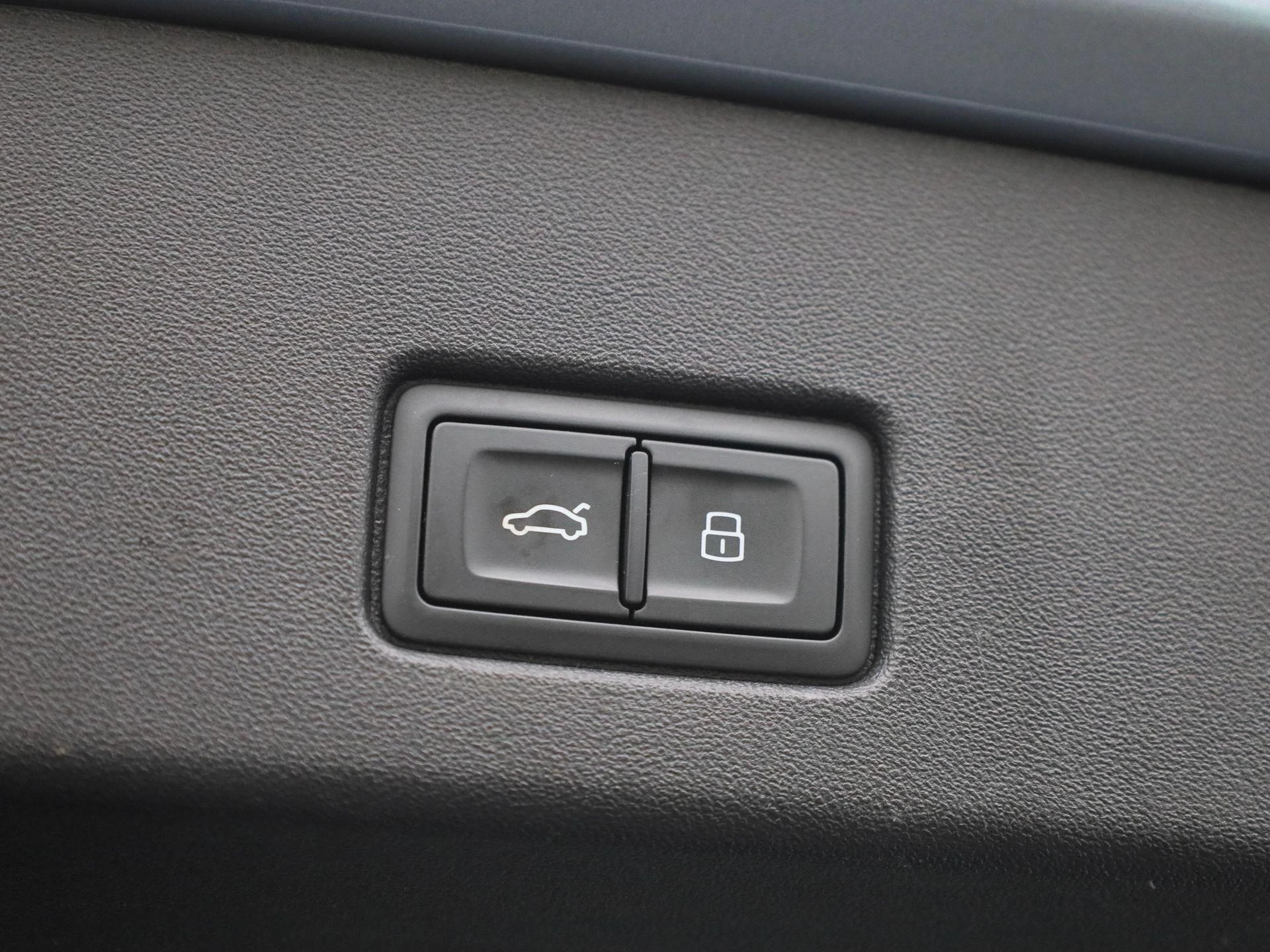 Audi-Q4 e-tron-image-17
