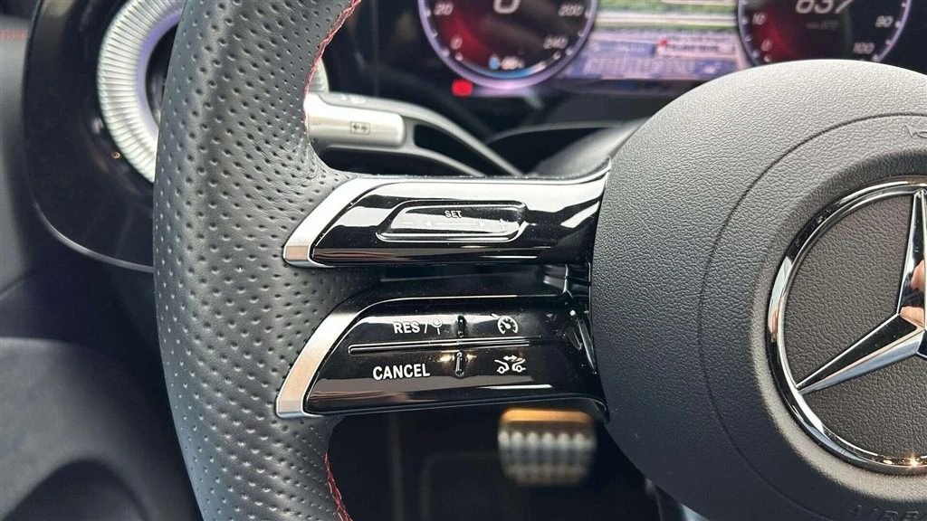 Mercedes-Benz-CLA-image-22