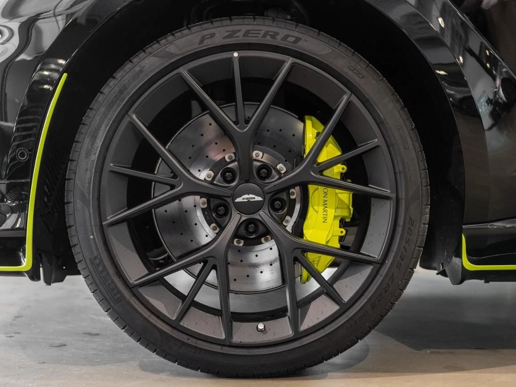 Aston Martin DBX 707 AMR Aston Martin Hamburg
