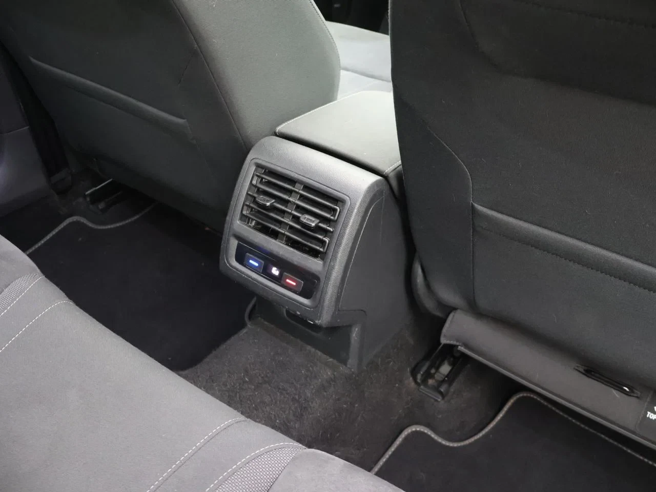 Volkswagen Golf VIII Golf 1.0eTSI 110PK *AUTOMAAT*ALCANTARA*LEDER*PANODAK*CAMERA*ACC*PDC*NAVI*APP-CONNECT*...*
