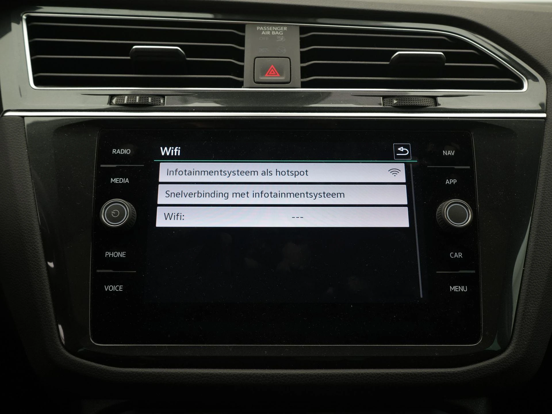 Volkswagen-Tiguan-image-20