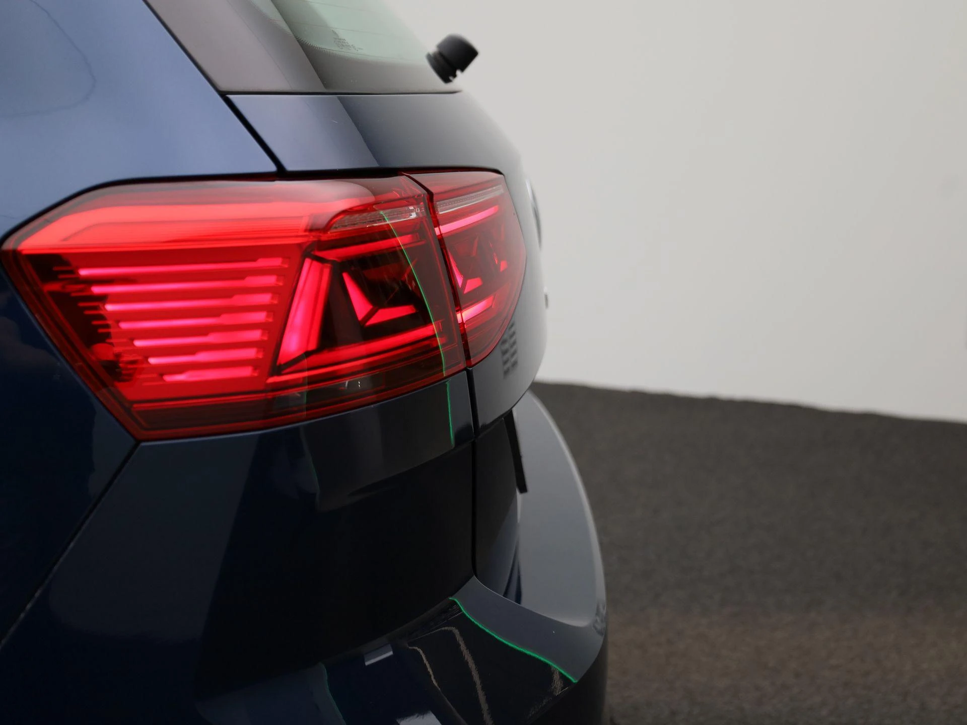 Volkswagen-Passat-image-40