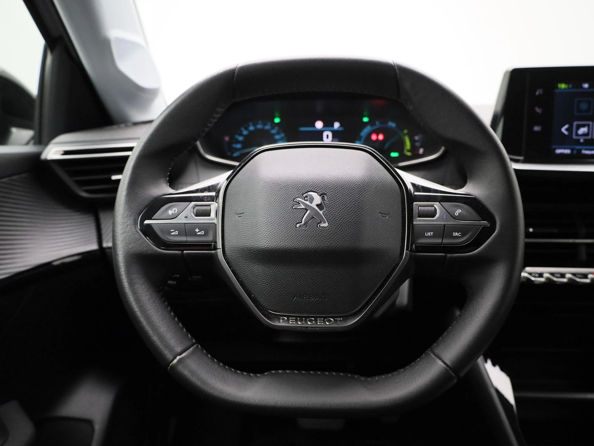 Peugeot-e-208-image-6