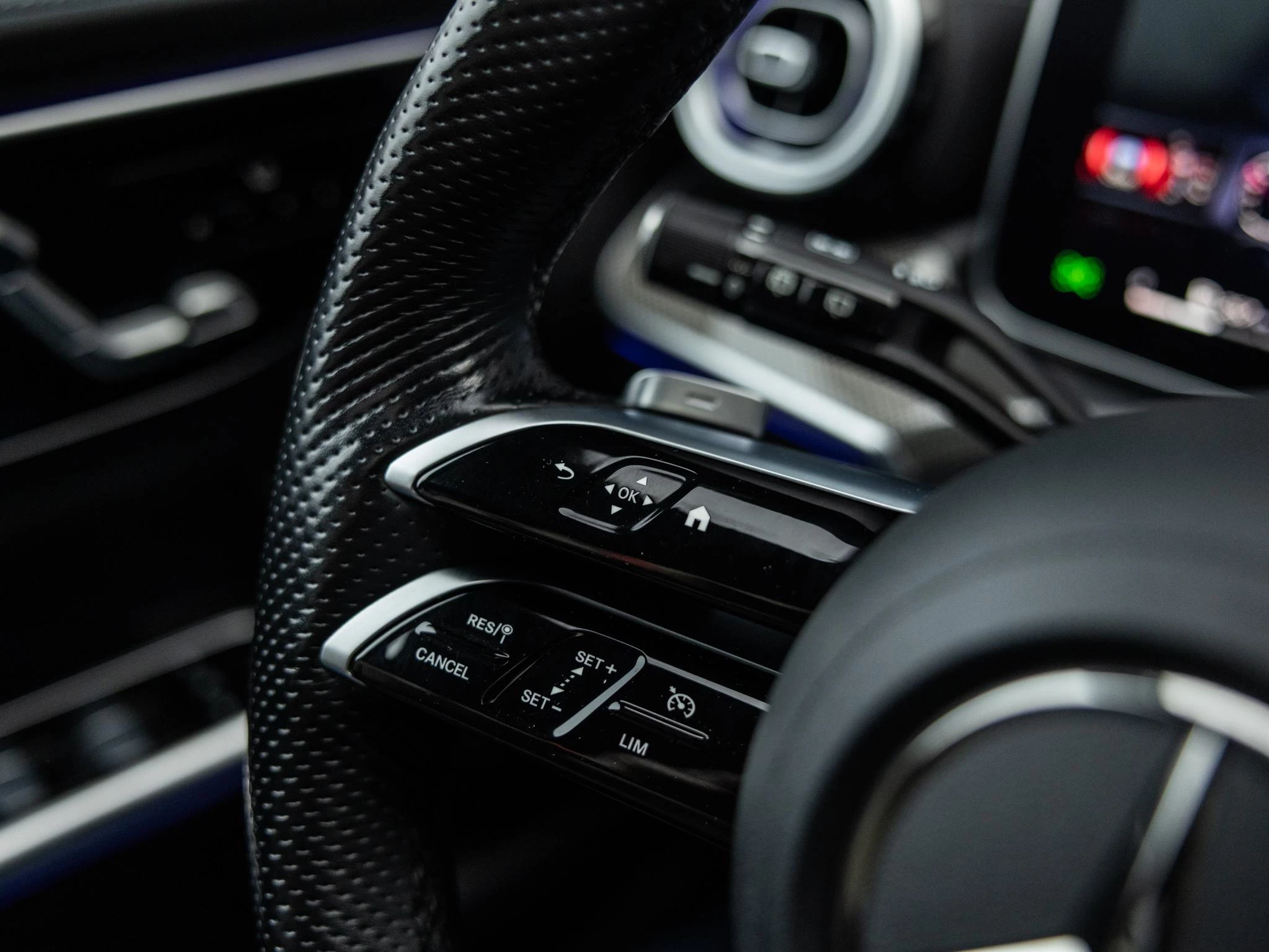 Mercedes-Benz-C-Klasse-image-30