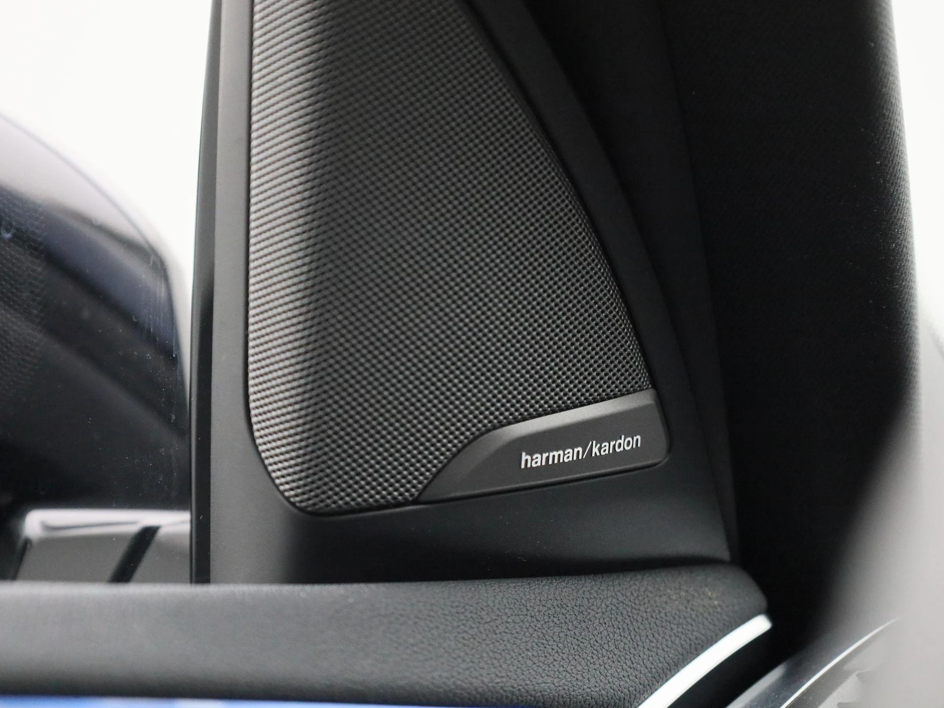 BMW-iX3-image-34