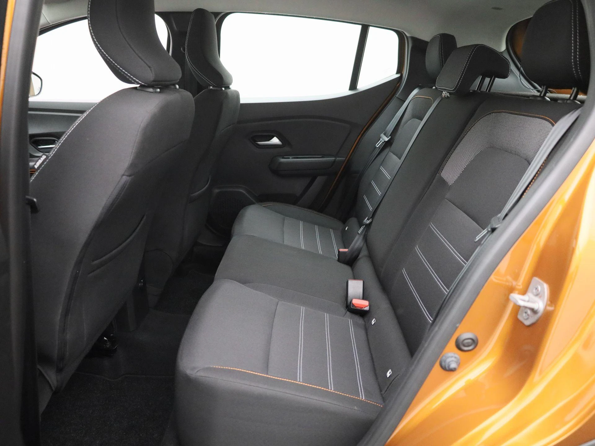 Dacia-Sandero Stepway-image-10
