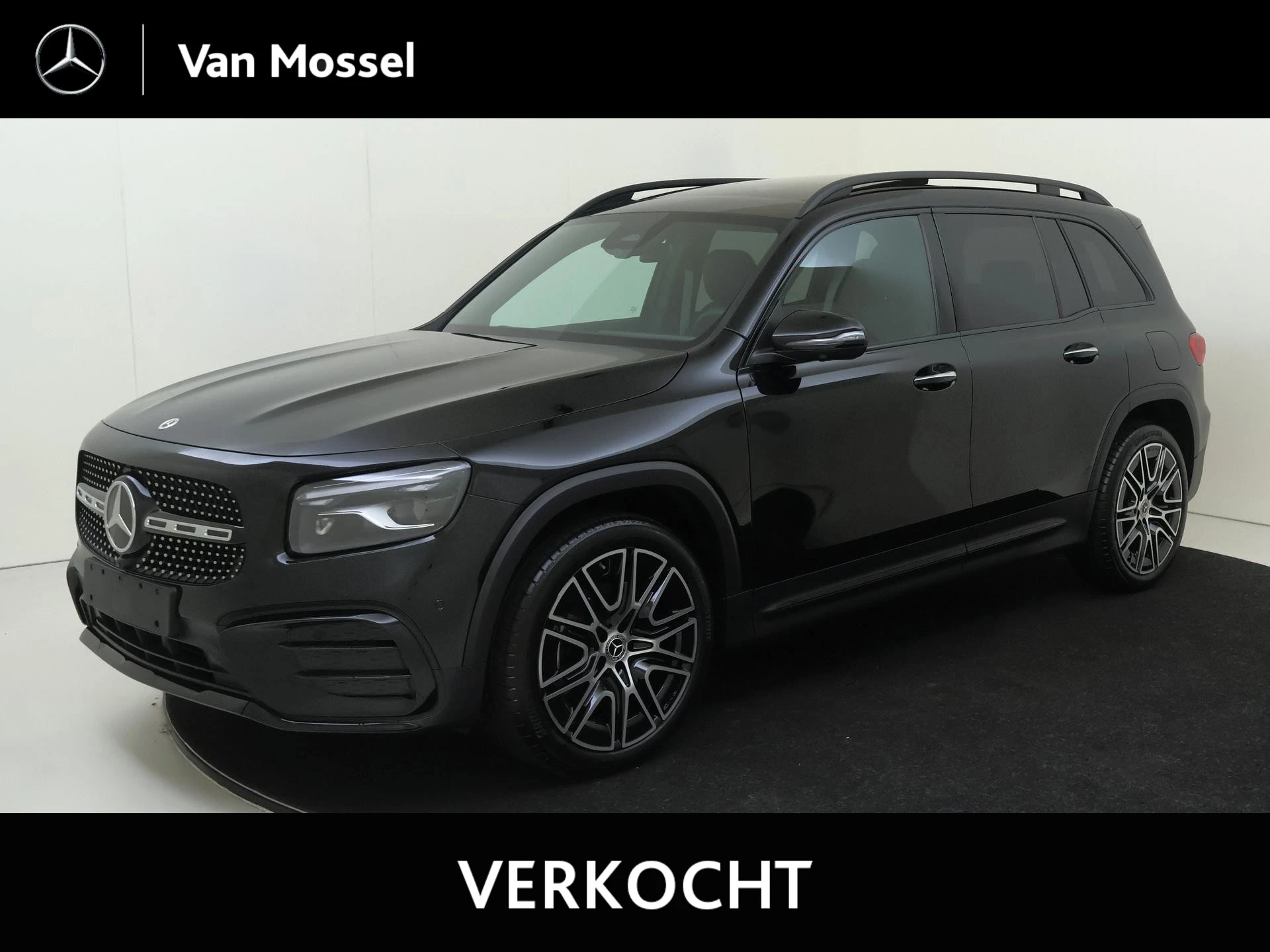 Mercedes-Benz-GLB-image-0