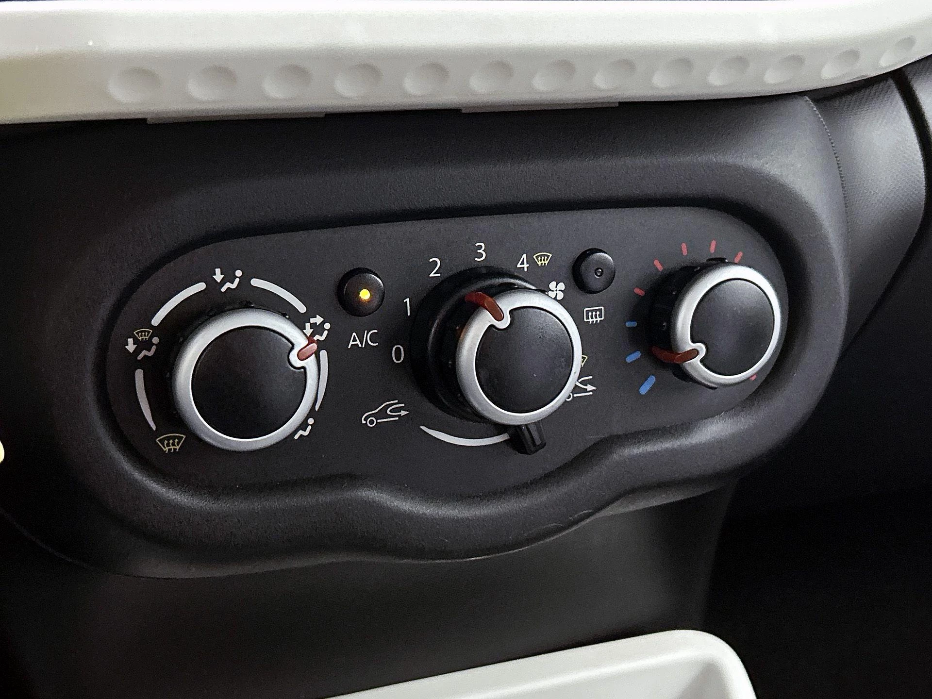 Renault-Twingo-image-17