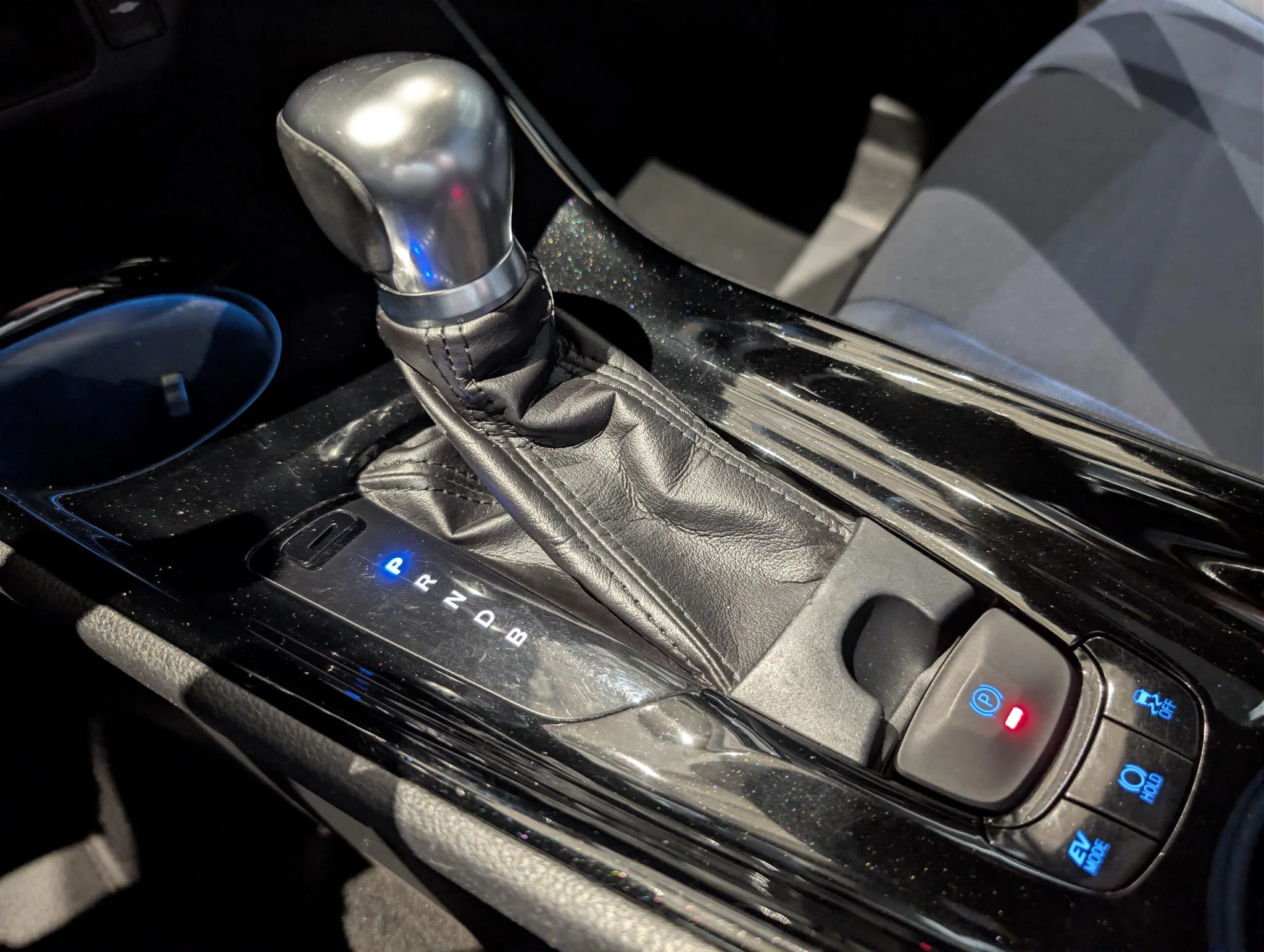 Toyota-C-HR-image-15