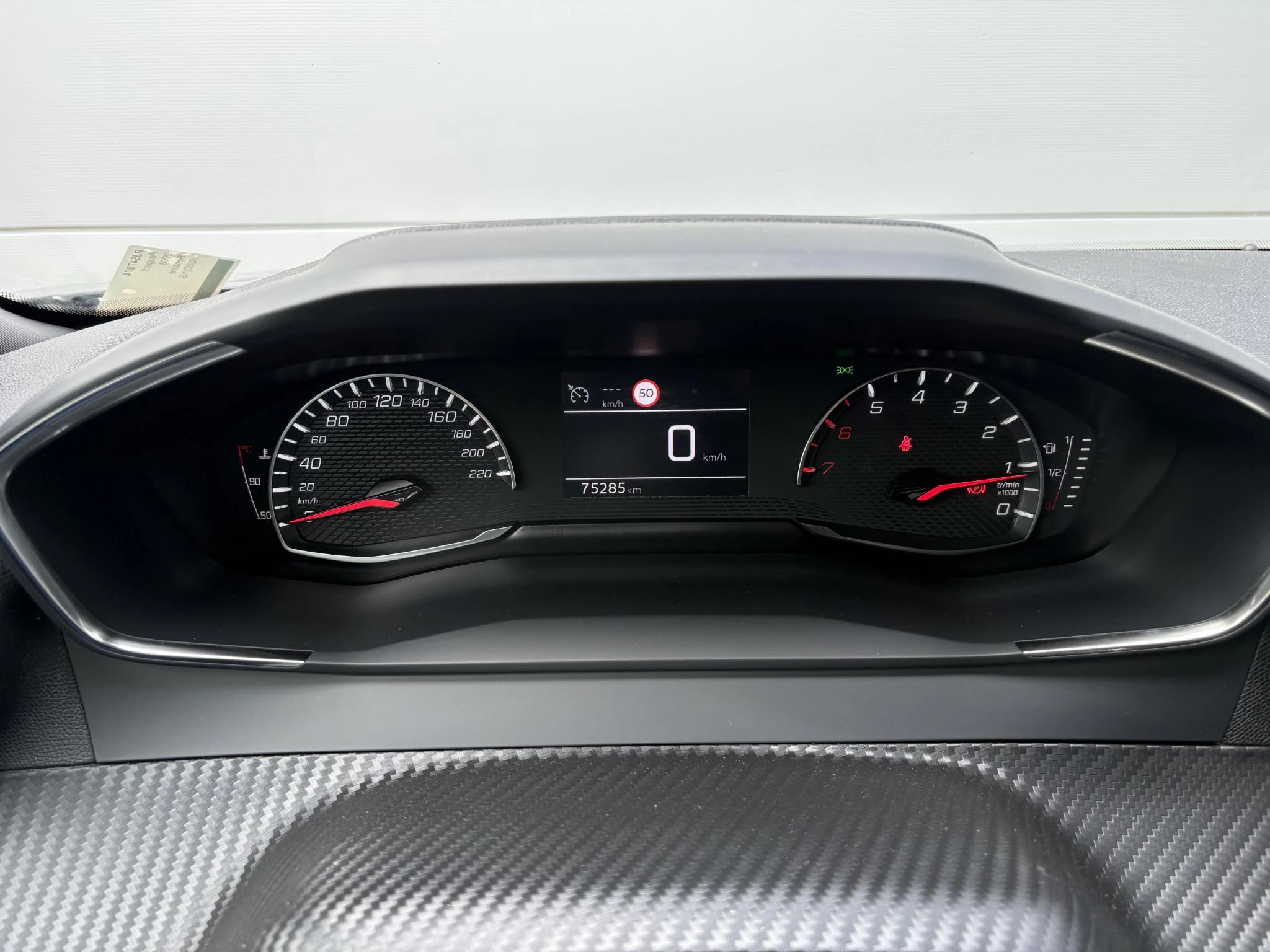 Peugeot-2008-image-18