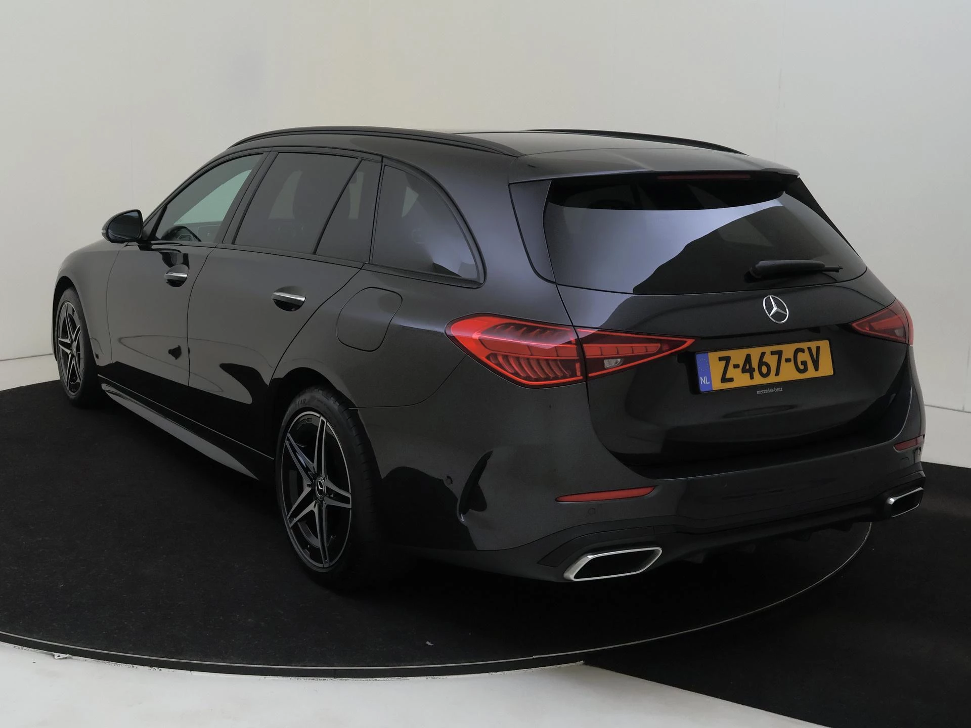 Mercedes-Benz-C-Klasse-image-6