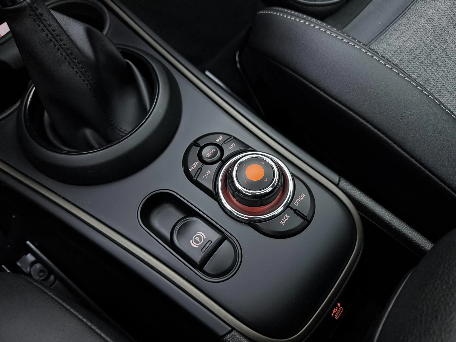 MINI-Countryman-image-25