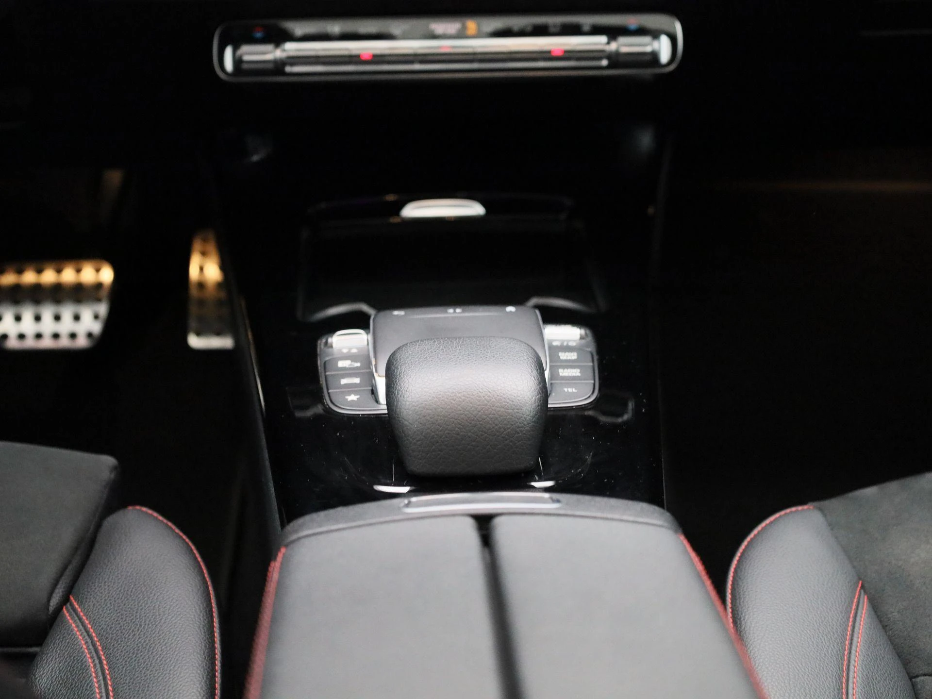 Mercedes-Benz-CLA-image-9