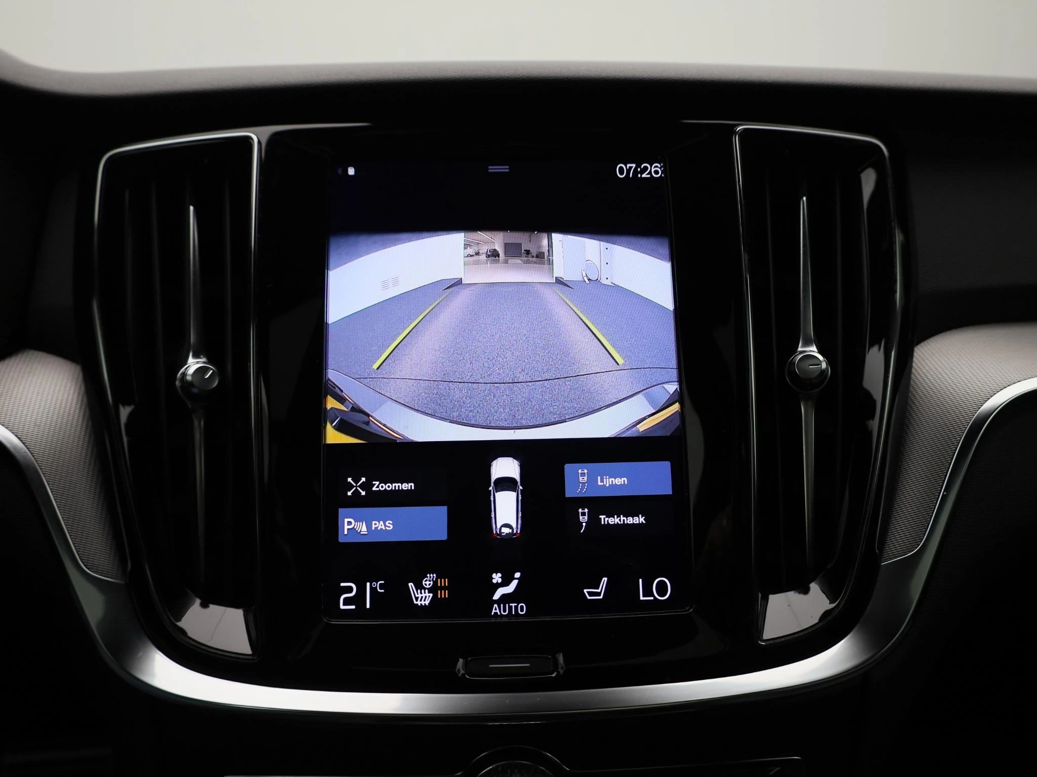 Volvo-V60-image-30