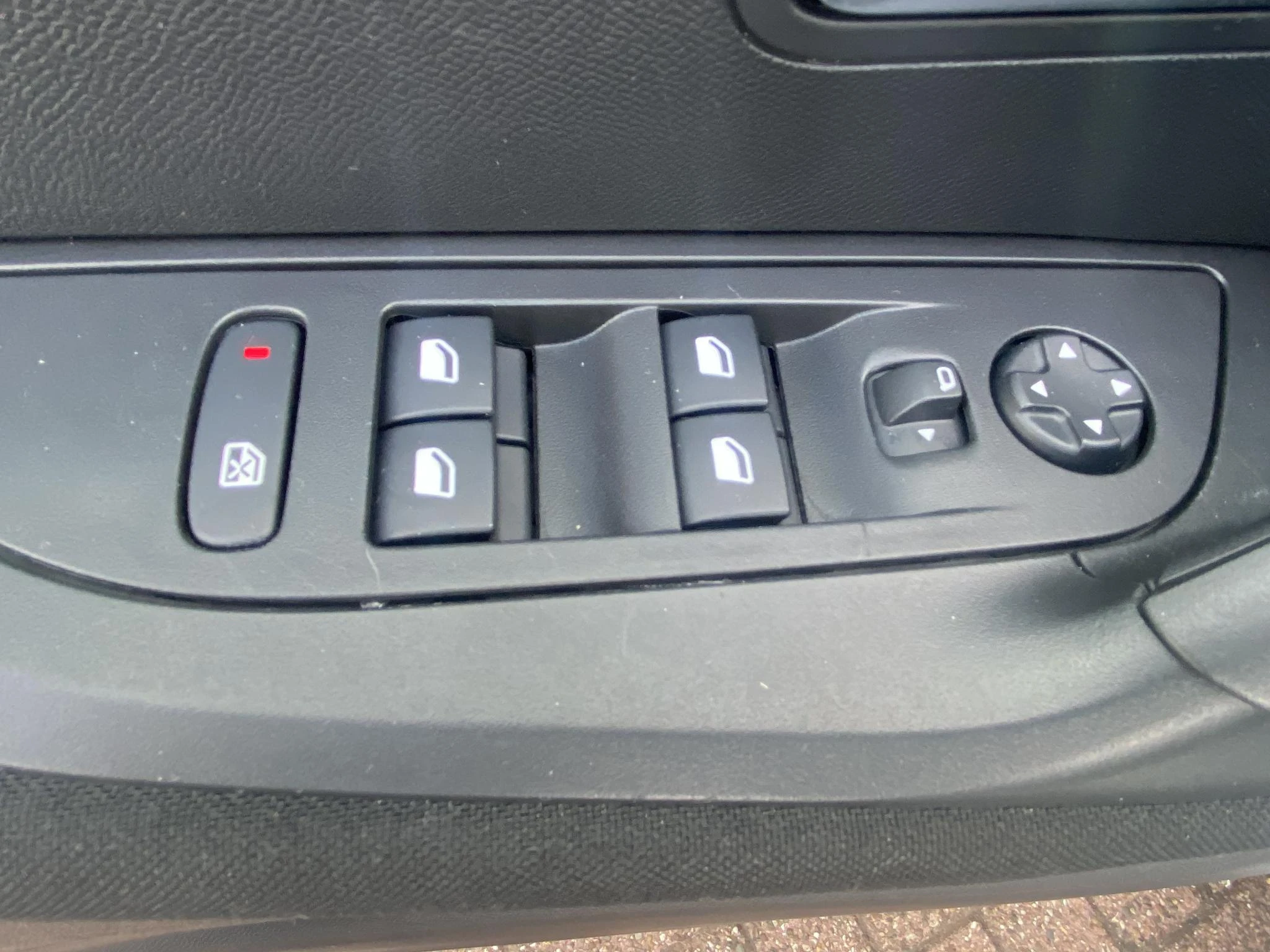 Peugeot-2008-image-27