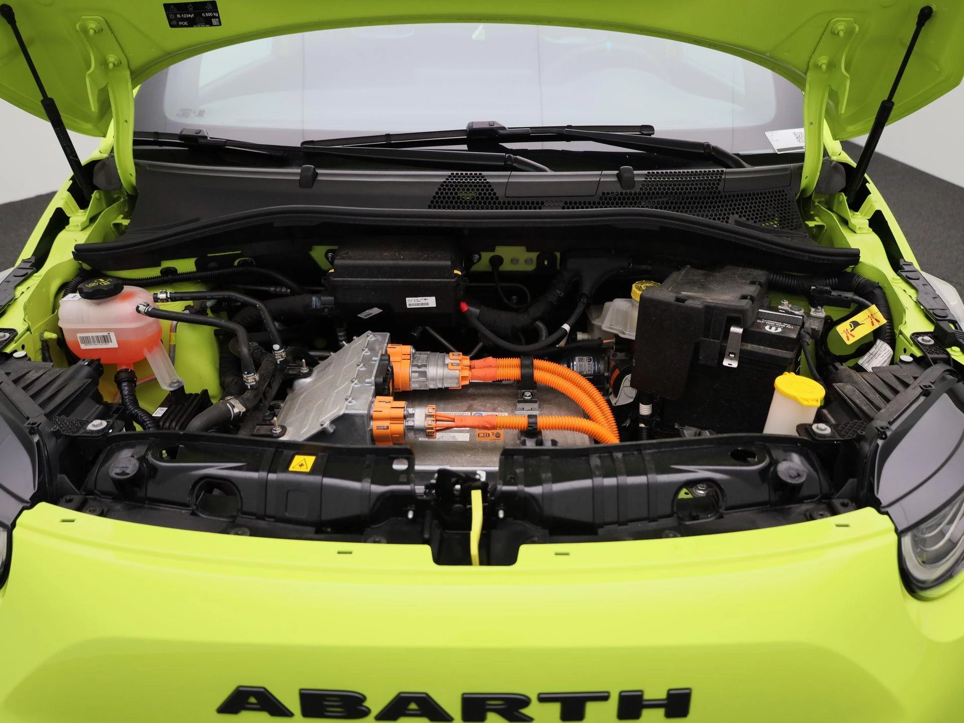 Abarth-500e-image-39