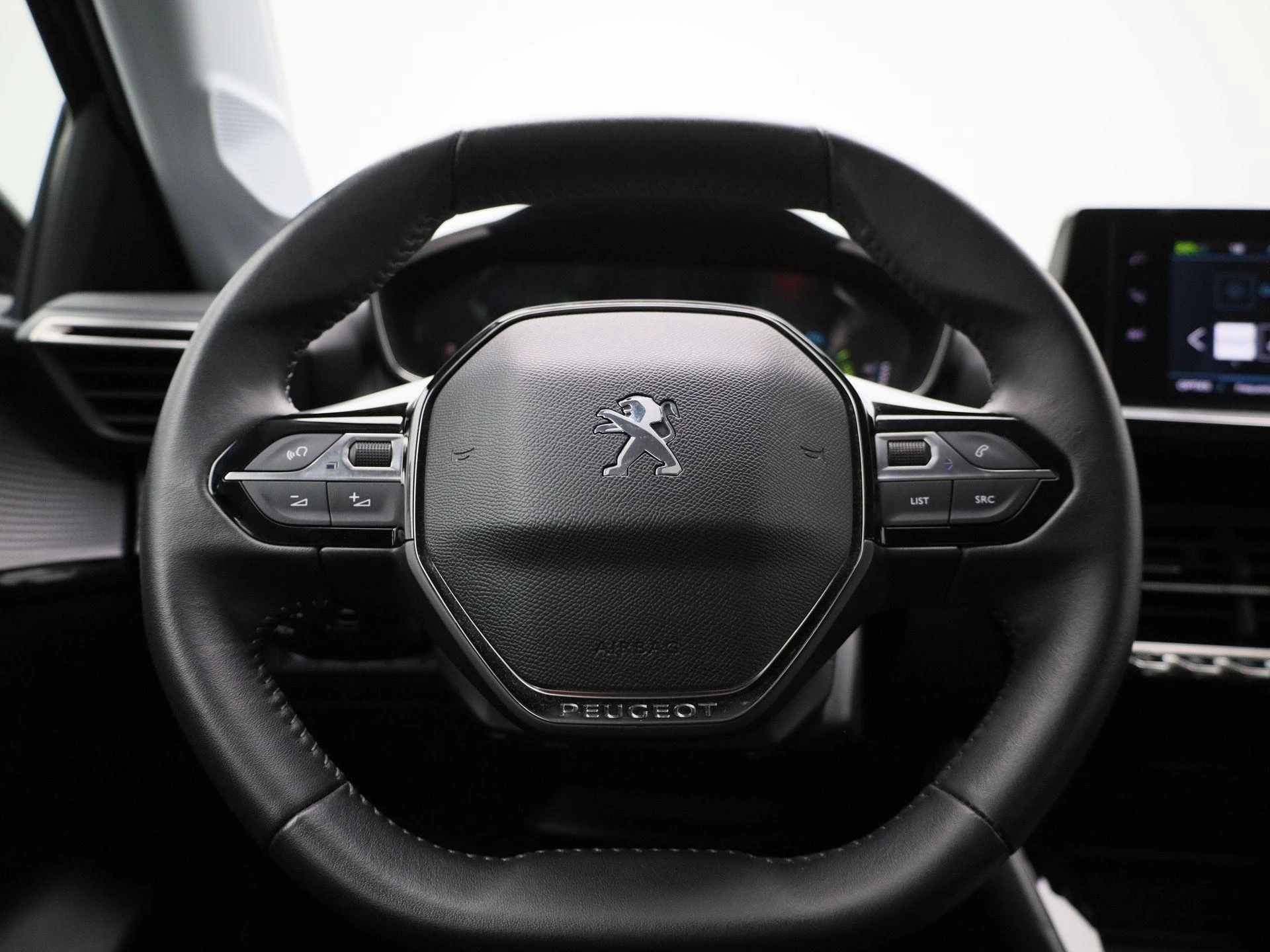 Peugeot-e-208-image-6