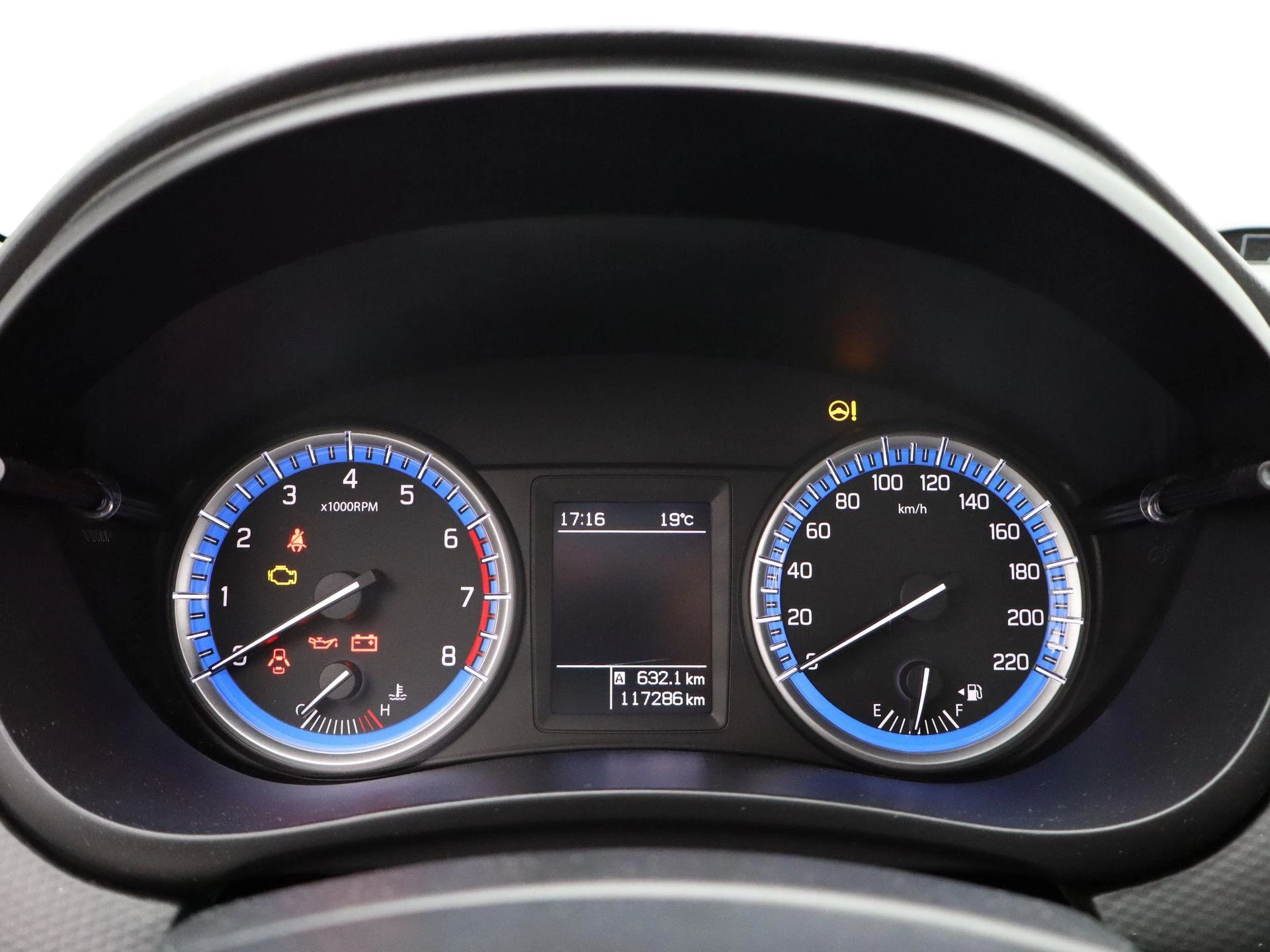 Suzuki-S-Cross-image-14