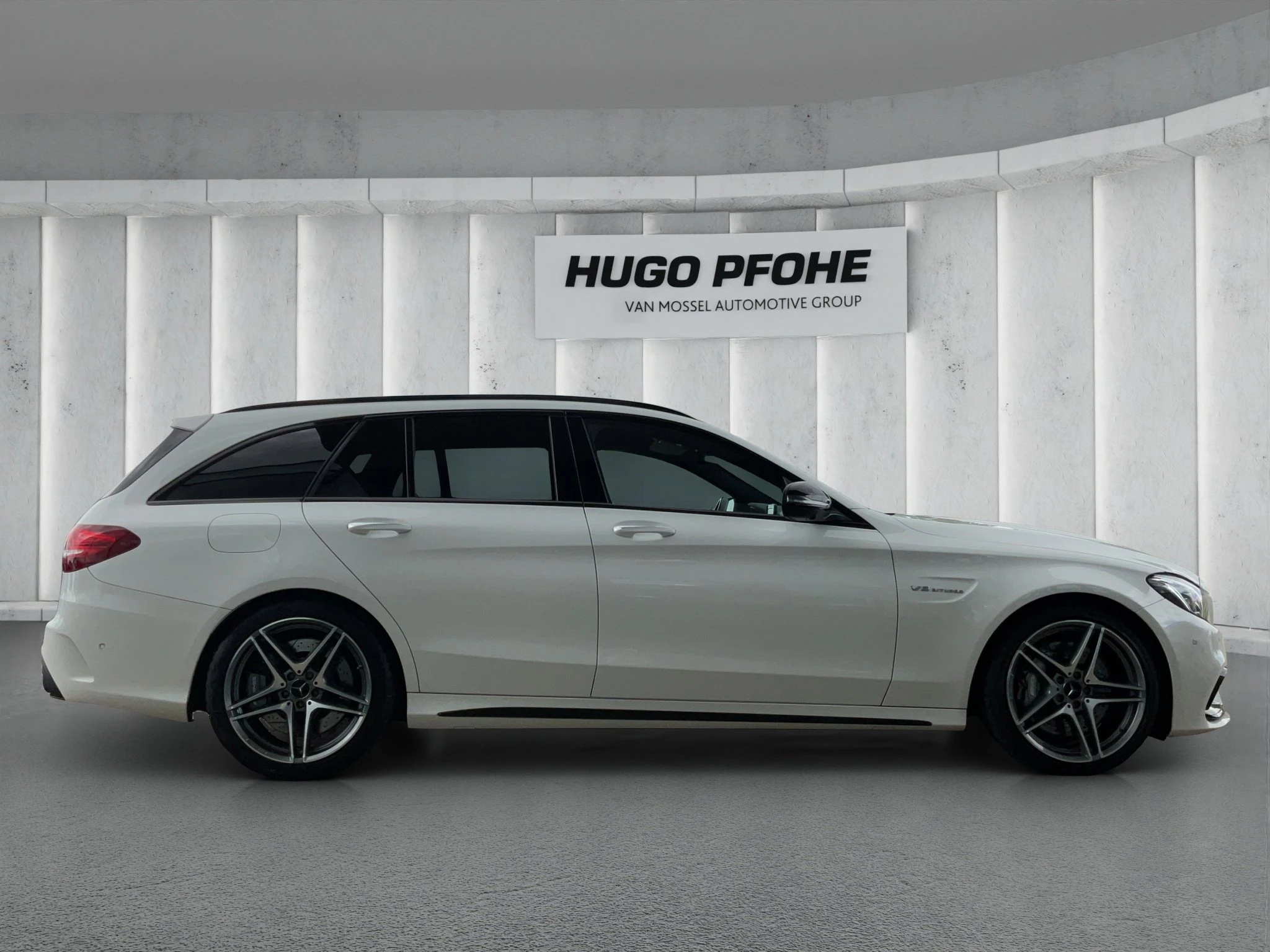 Mercedes-Benz-C-Klasse-image-5