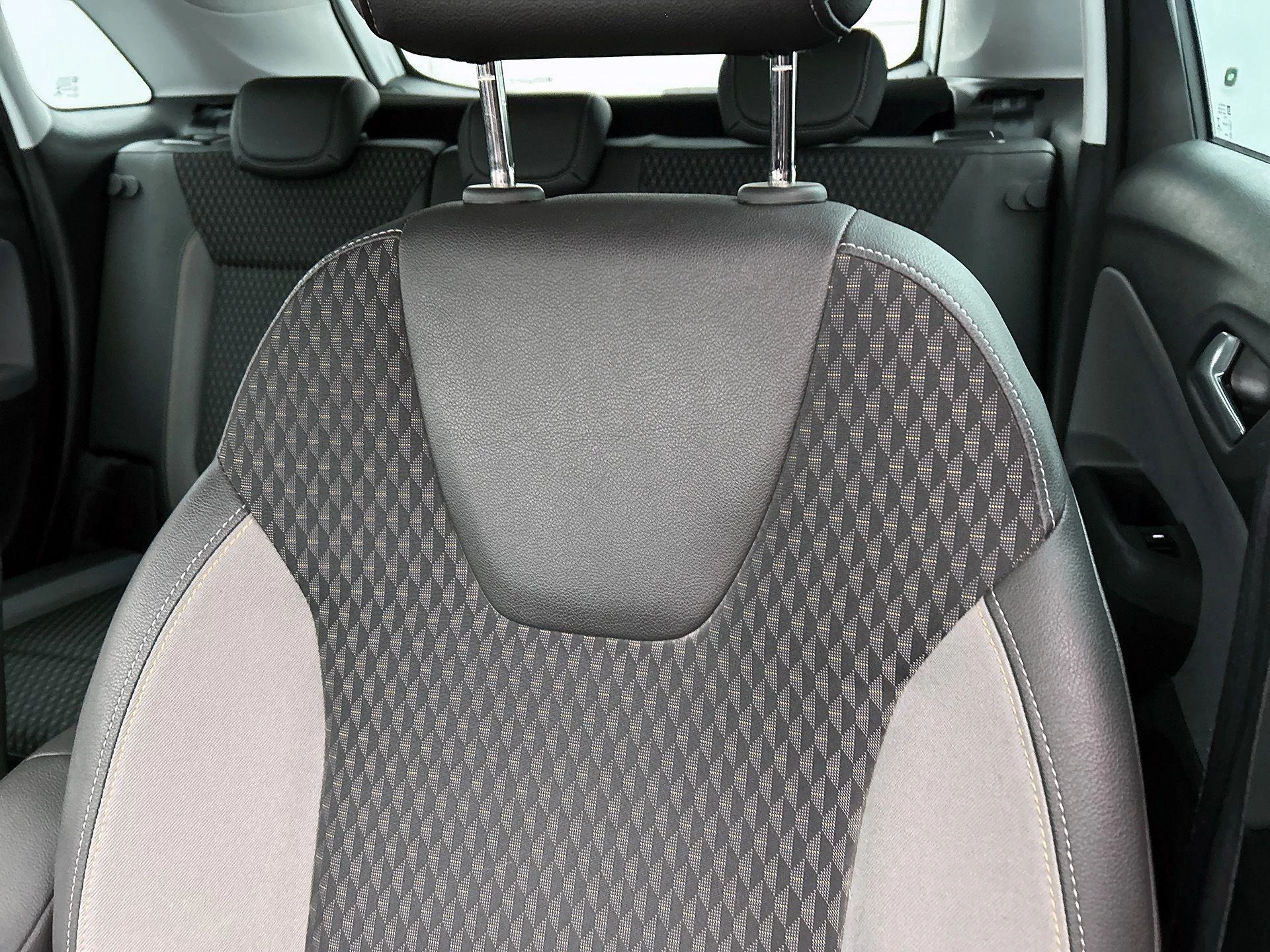 Opel-Crossland X-image-16
