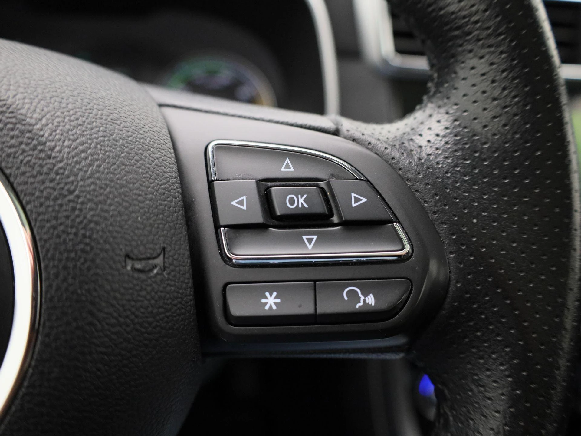 MG-ZS EV-image-17