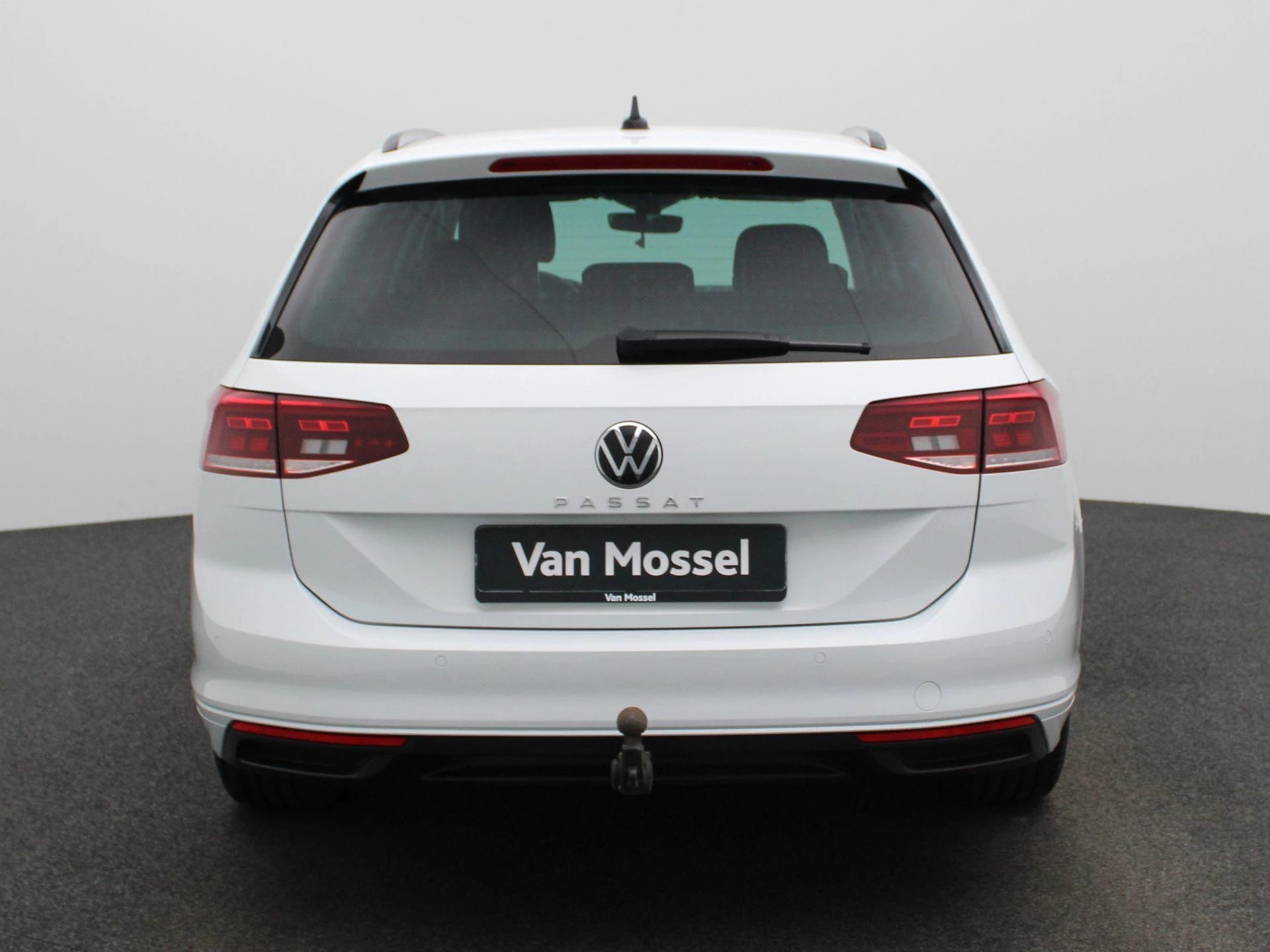 Volkswagen-Passat-image-4