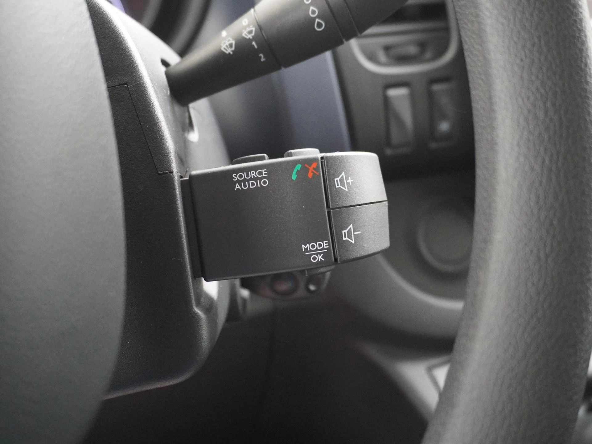 Opel-Vivaro-image-21