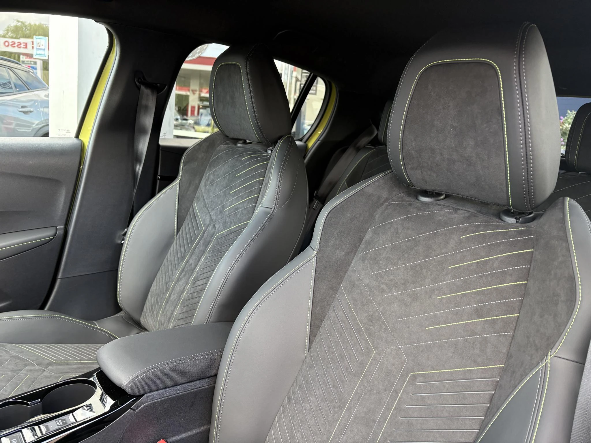 Peugeot-208-image-9