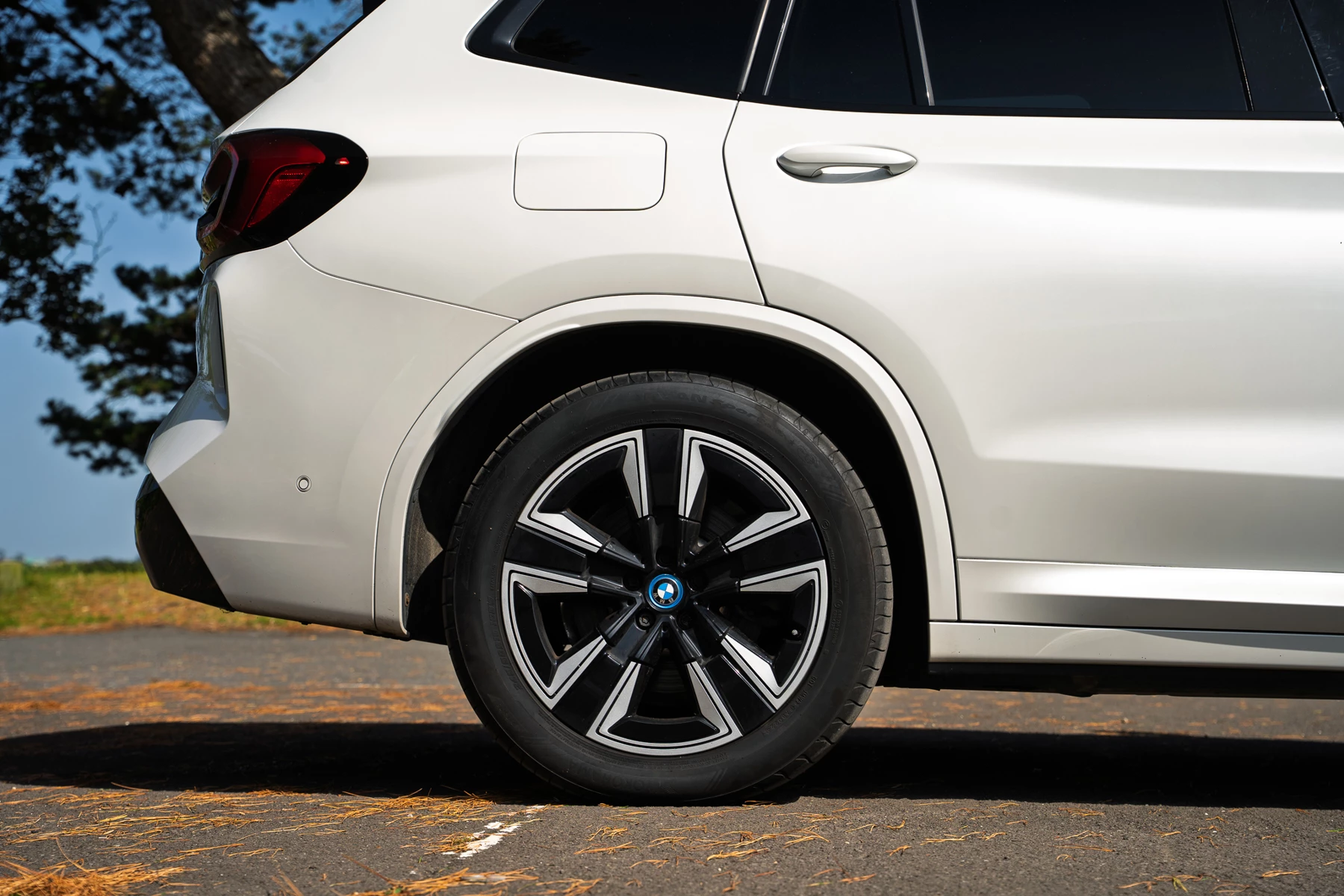 BMW-iX3-image-25