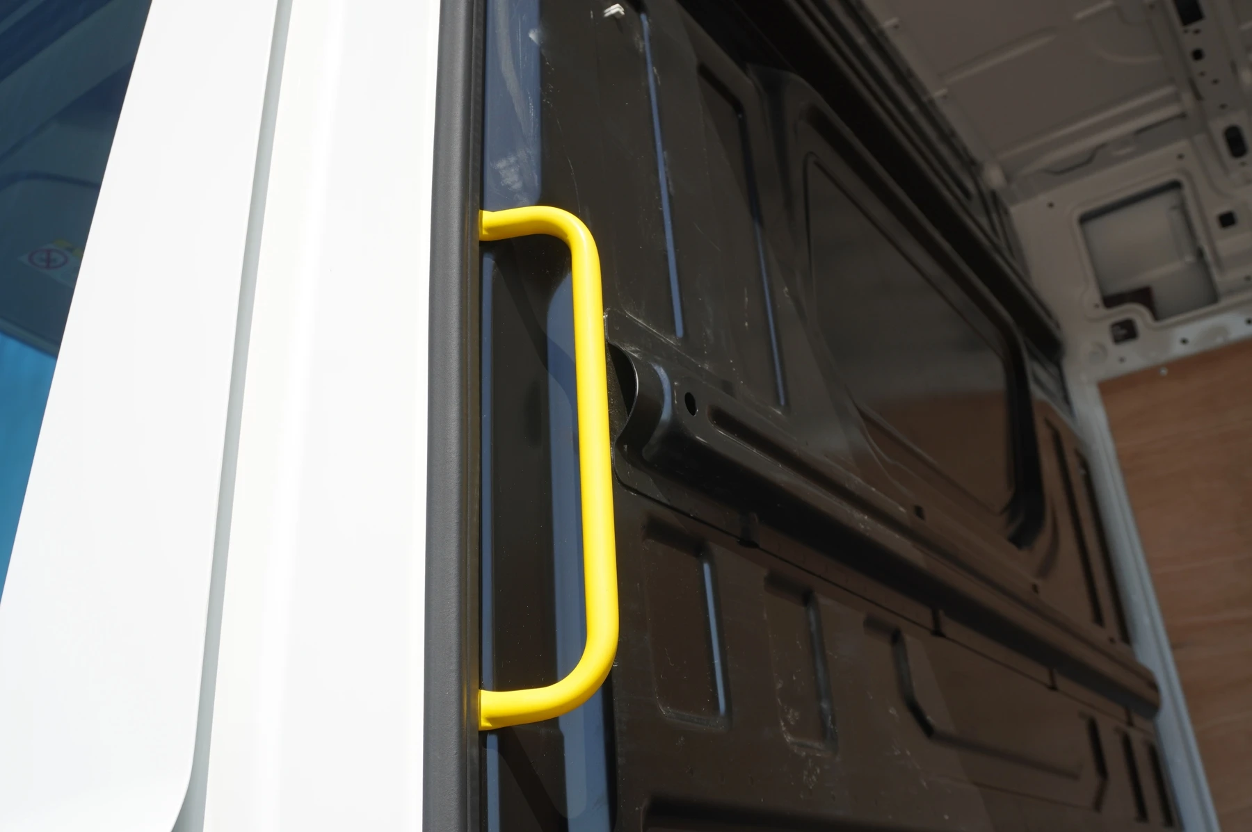 Volkswagen-Crafter-image-12